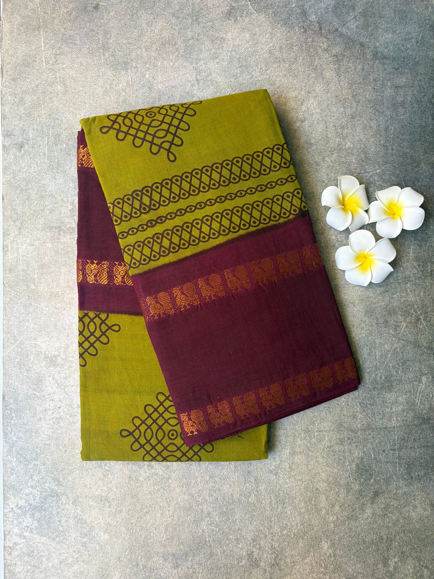 Kolam Printed Sungudi Cotton Saree Mehendi Green | TLL403