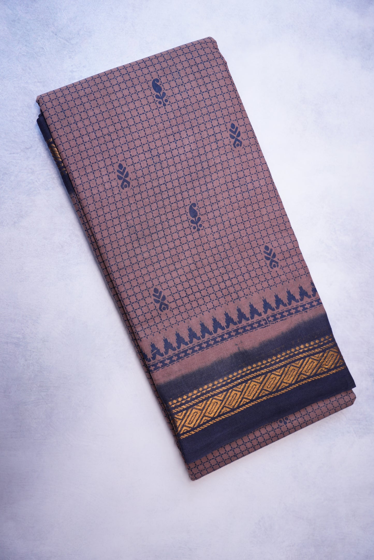 Fancy Checkered Traditional Sungudi Saree in Gray Color (Without Blouse)