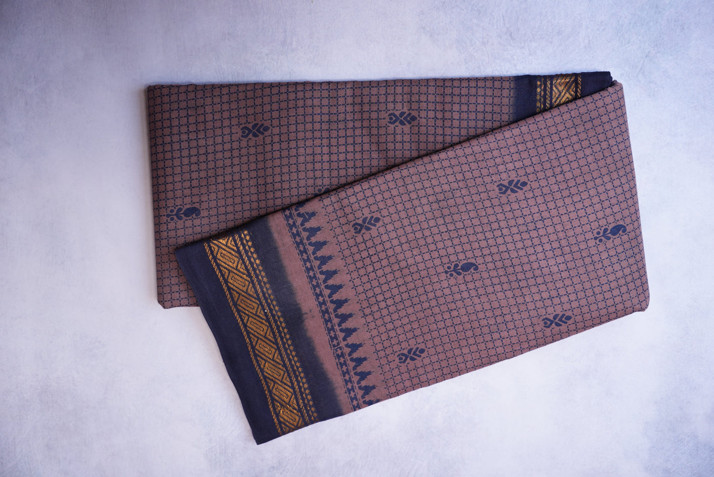 Fancy Checkered Traditional Sungudi Saree in Gray Color (Without Blouse)