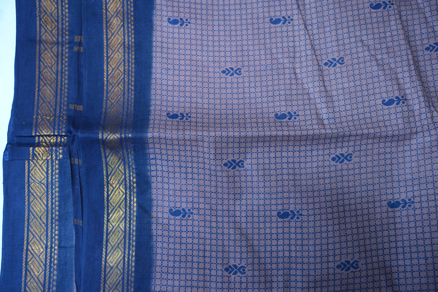 Fancy Checkered Traditional Sungudi Saree in Gray Color (Without Blouse)