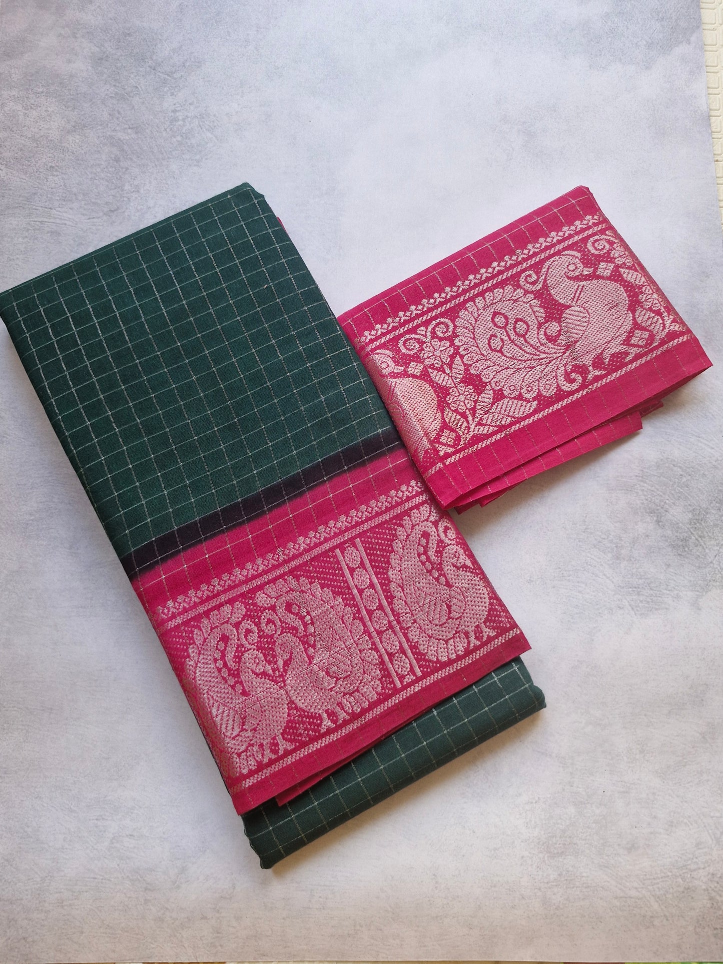 Sungudi saree Silver Zari Checked Green Saree with Rani Pink Blouse