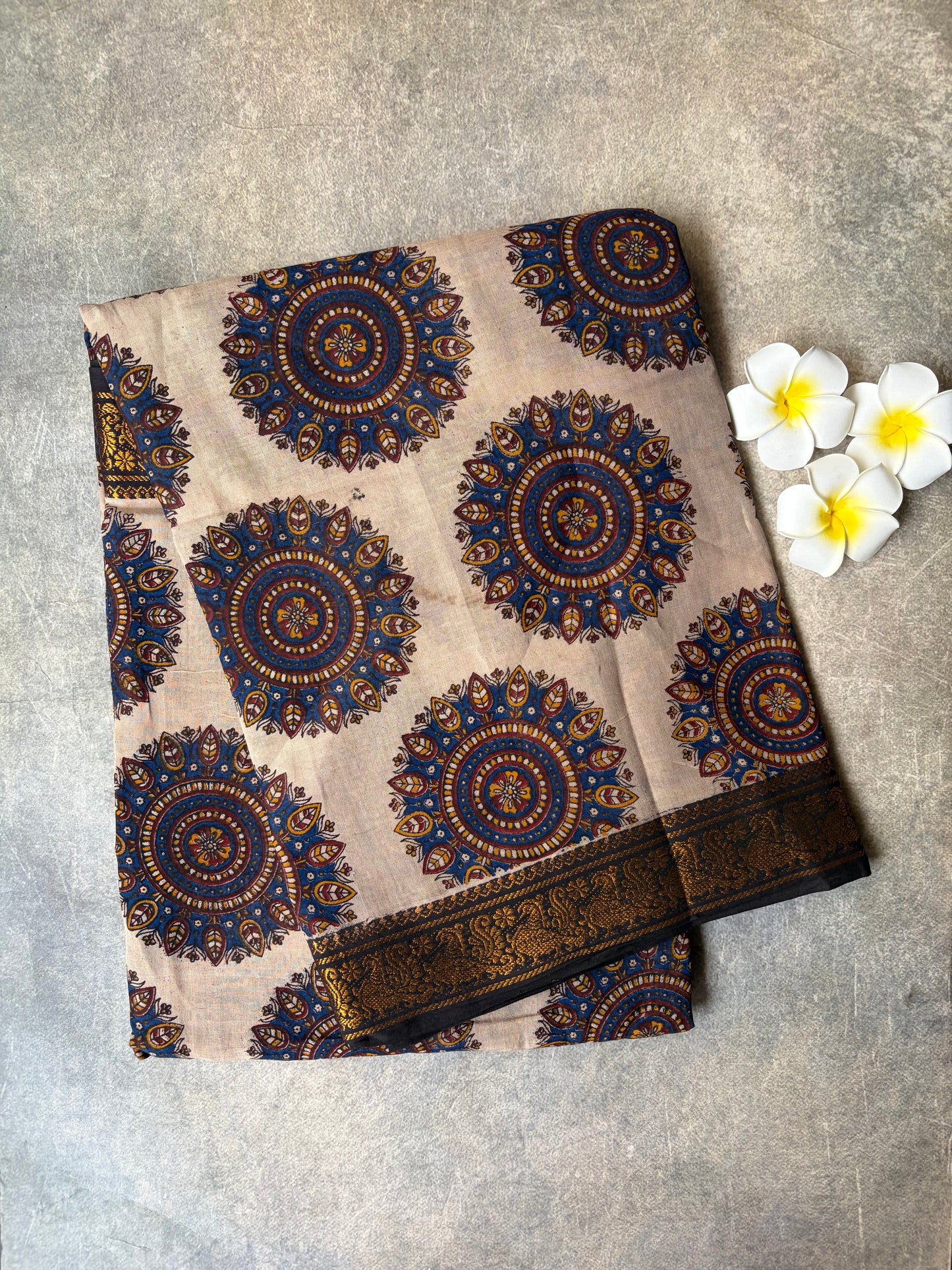 Kalamkari Printed Cotton Saree Cream Colour With Border | TLL431