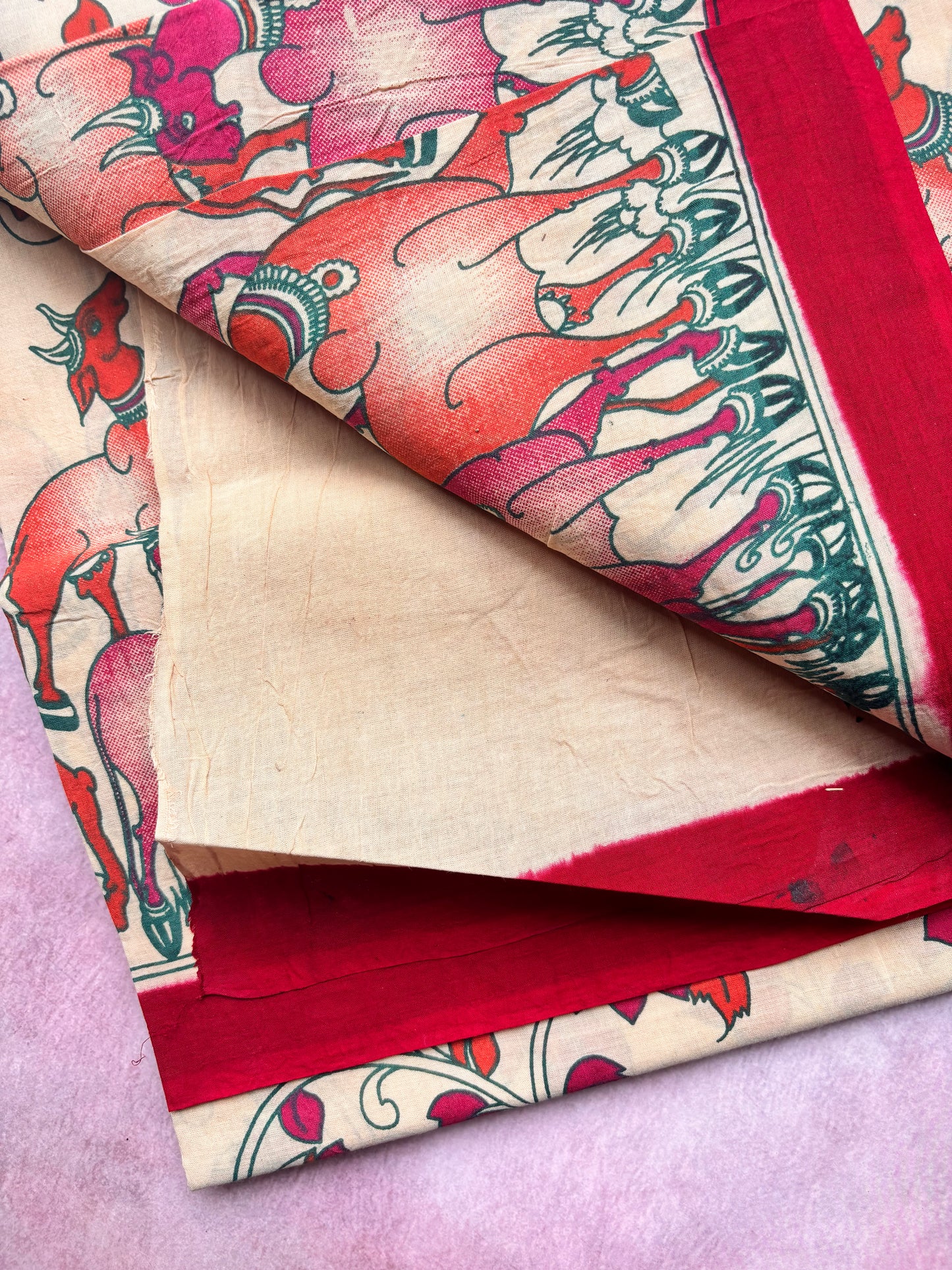 Soft Madurai Sungudi Cotton Saree – Red with Pichwai Print & Borderless Design