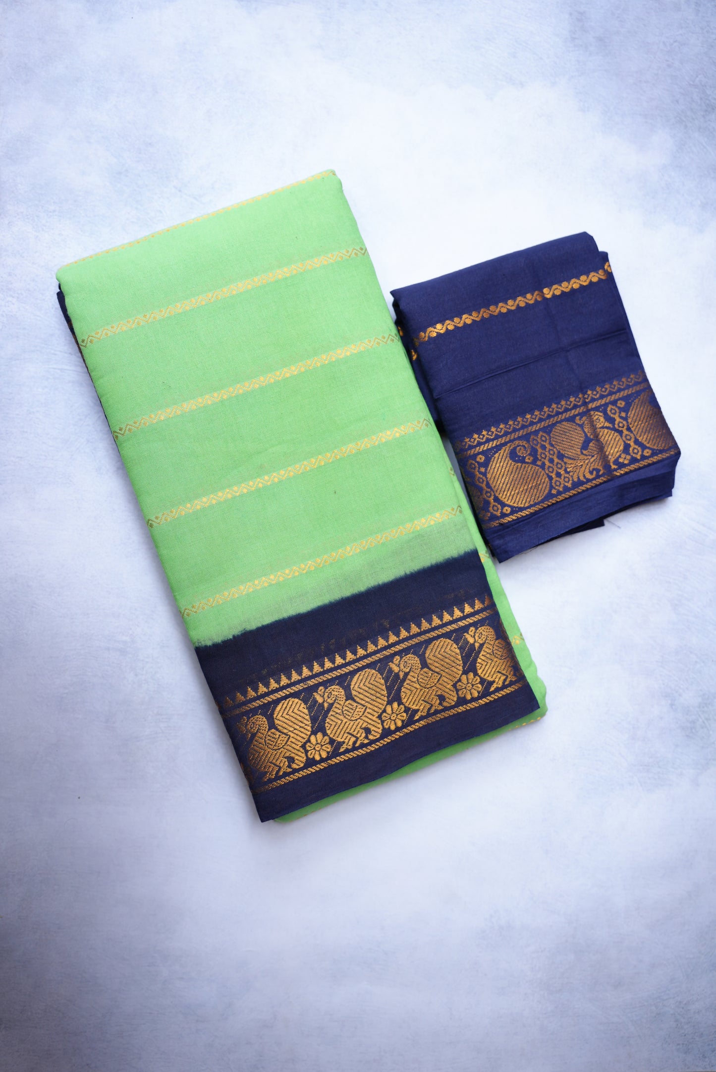 Sungudi Cotton Saree – Green with Dark Blue Velthari Border