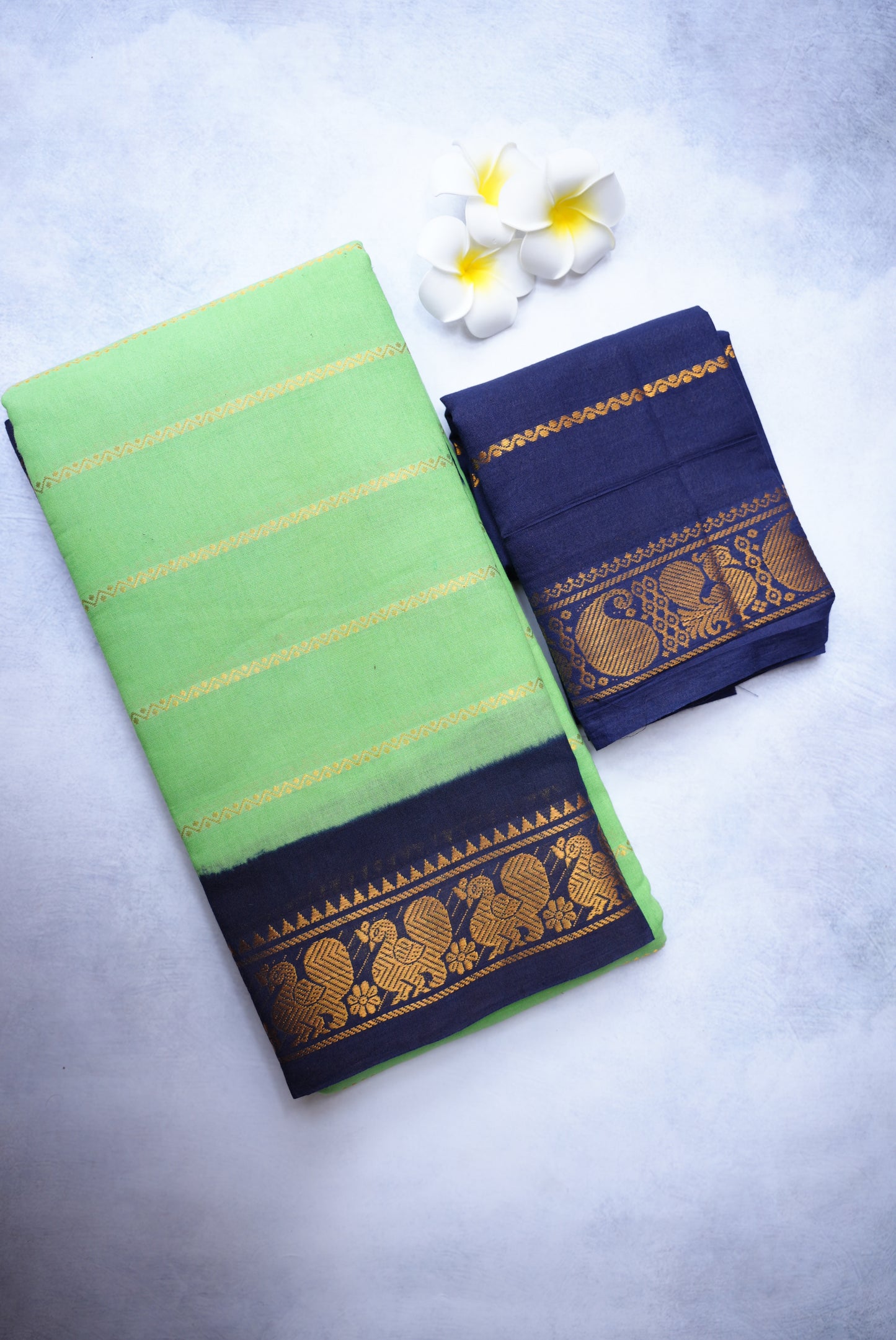 Sungudi Cotton Saree – Green with Dark Blue Velthari Border