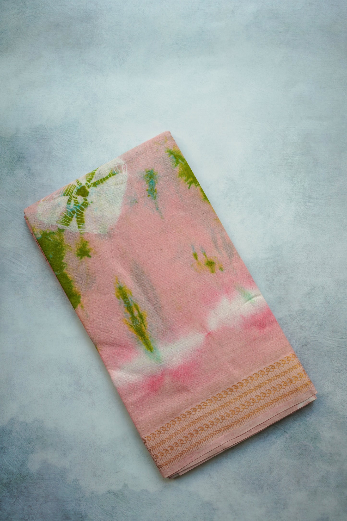 Bhandhini Saree with Simple Line Border – Light Pink Sungudi Saree