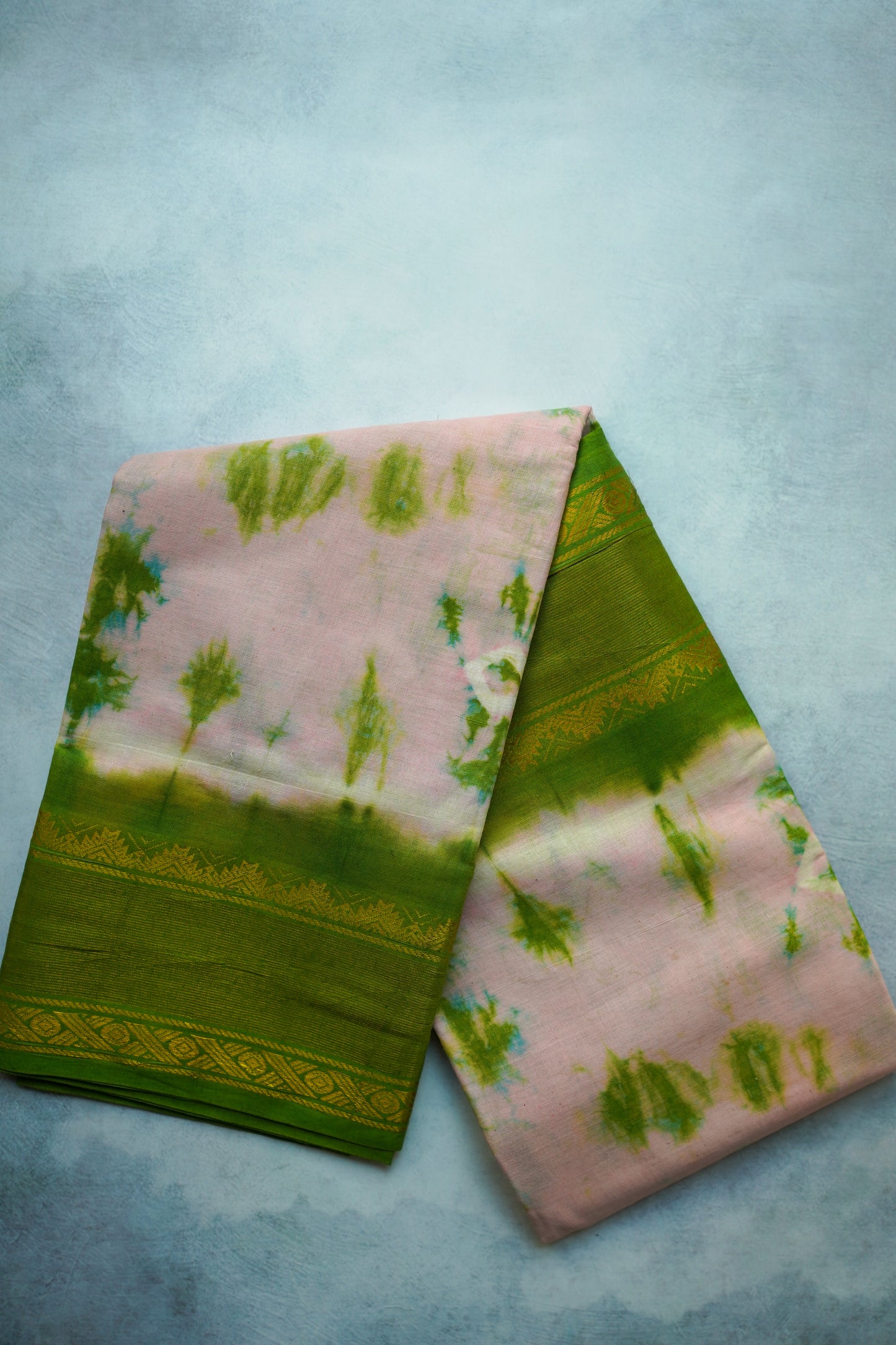 Sibori print sungudi saree with blouse - green border