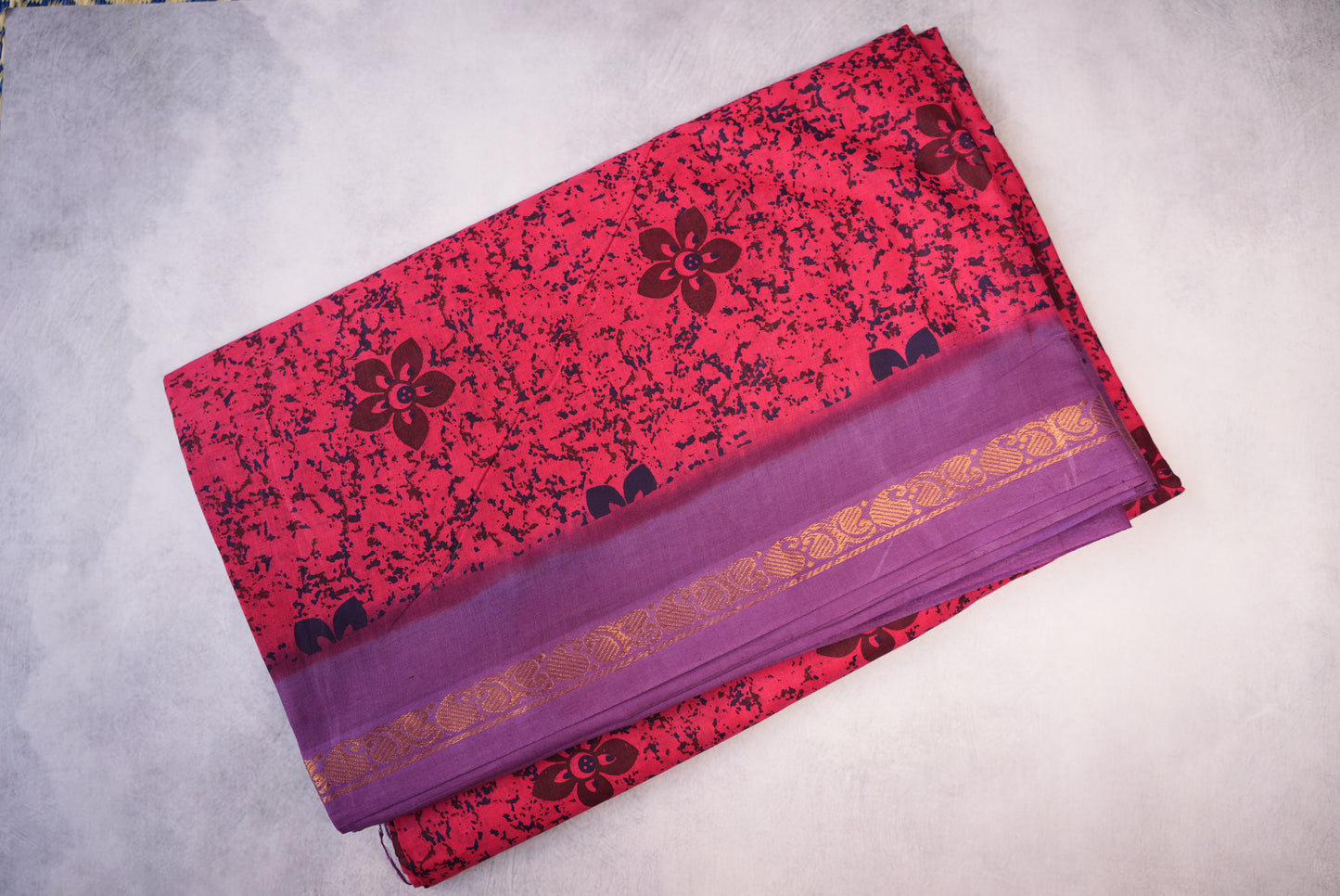 9.5 Yards Sungudi Cotton Saree in Dark Pink Color without blouse