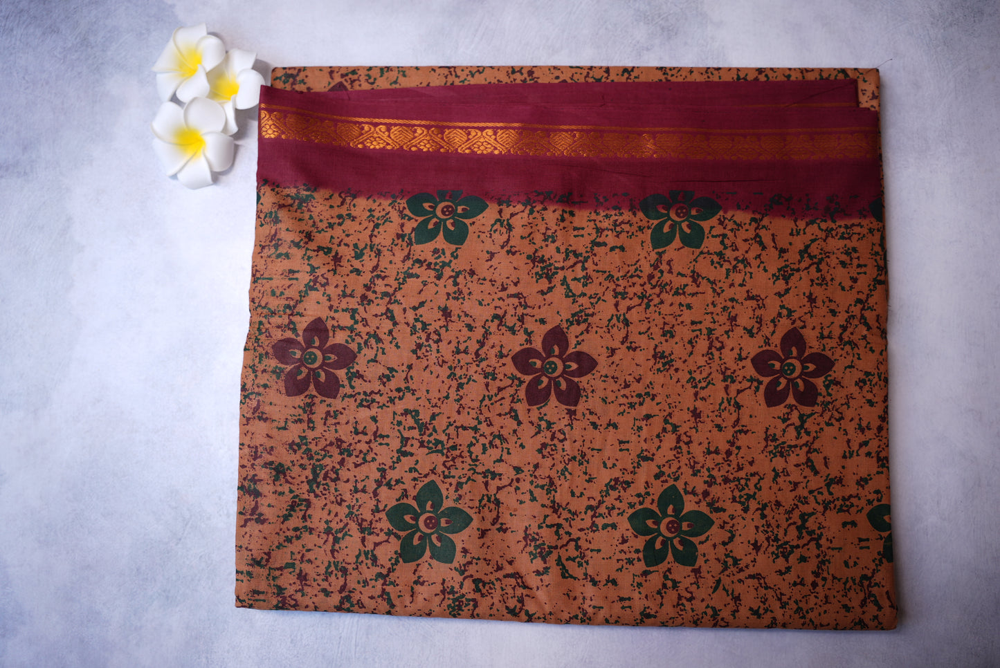 9.5 Yards Sungudi Cotton Saree in Maroon Color