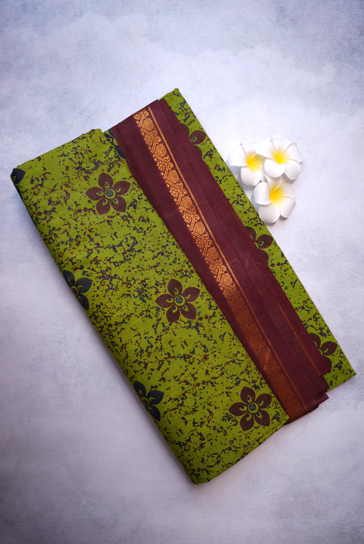 9.5 Yards Madisar Saree in Green Color (Without Blouse)