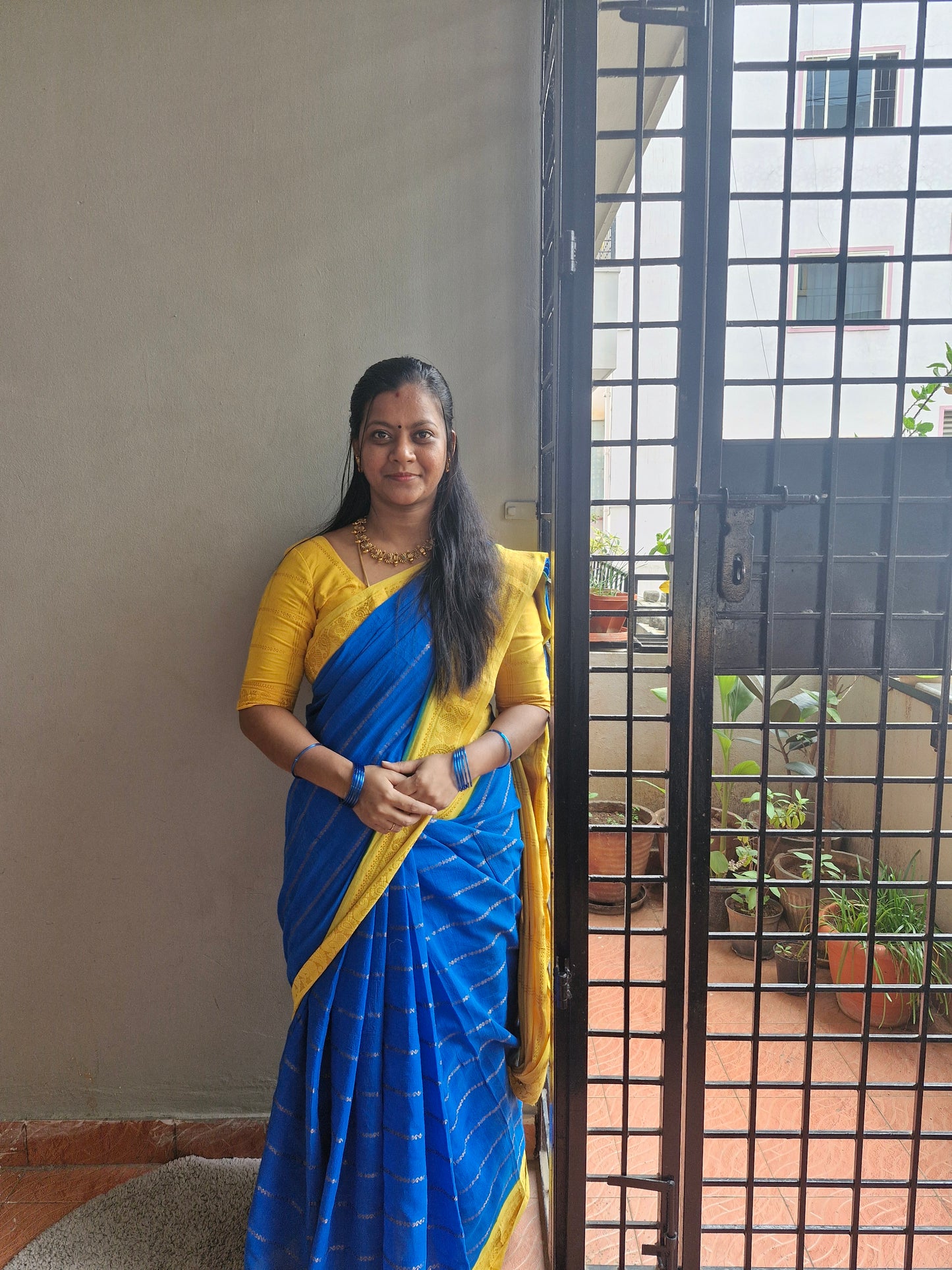 Sungudi Cotton Saree – Ink Blue with Lemon Yellow Velthari Small Border