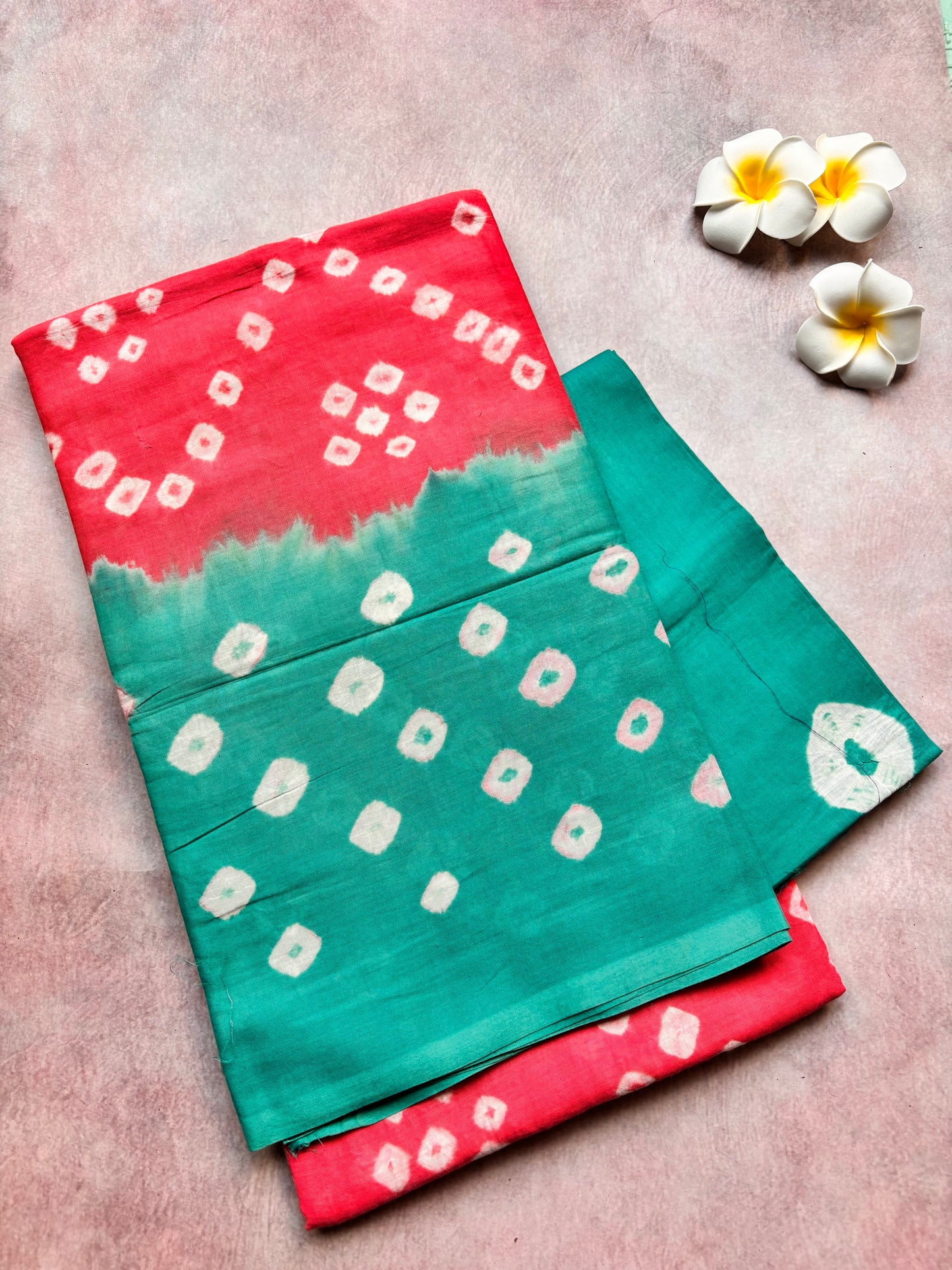 Hand-Knotted Bhandhini Cotton Saree – Magenta with Teal Blue Border (With Blouse)