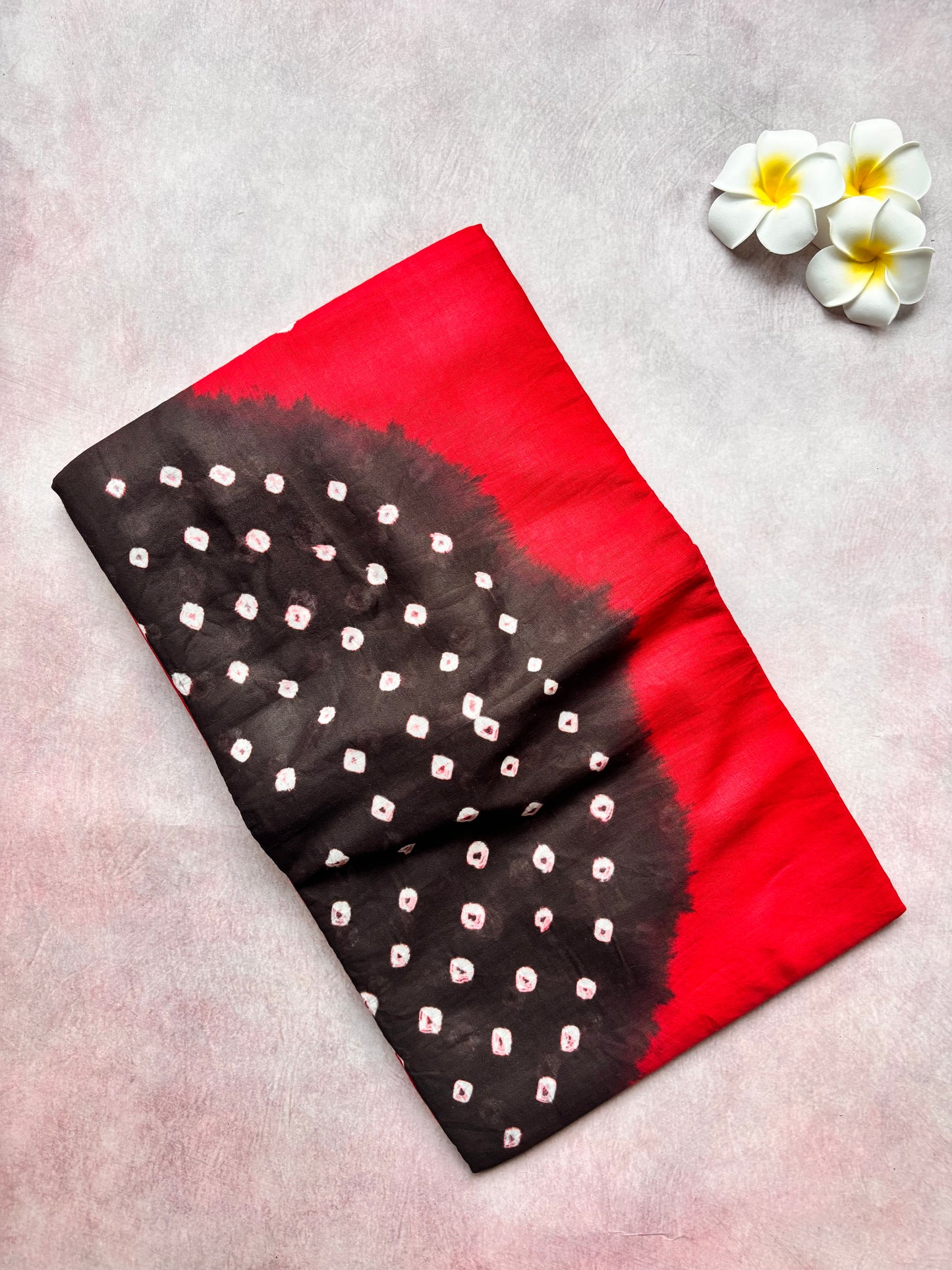 Hand-Knotted Sungudi Cotton Saree –Red with Black Borderless (With Blouse)