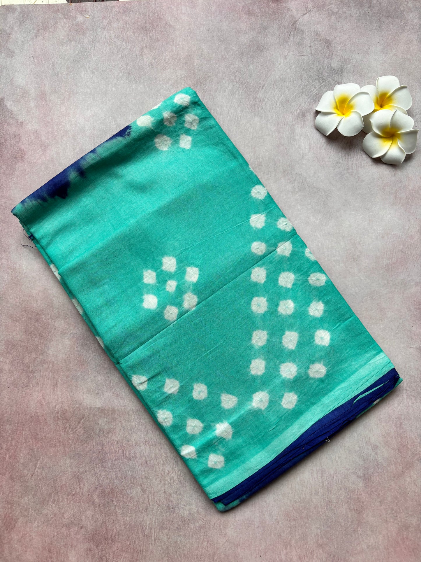 Hand-Knotted Bhandhini Cotton Saree – Teal Blue with Royal Blue (Borderless, With Blouse)