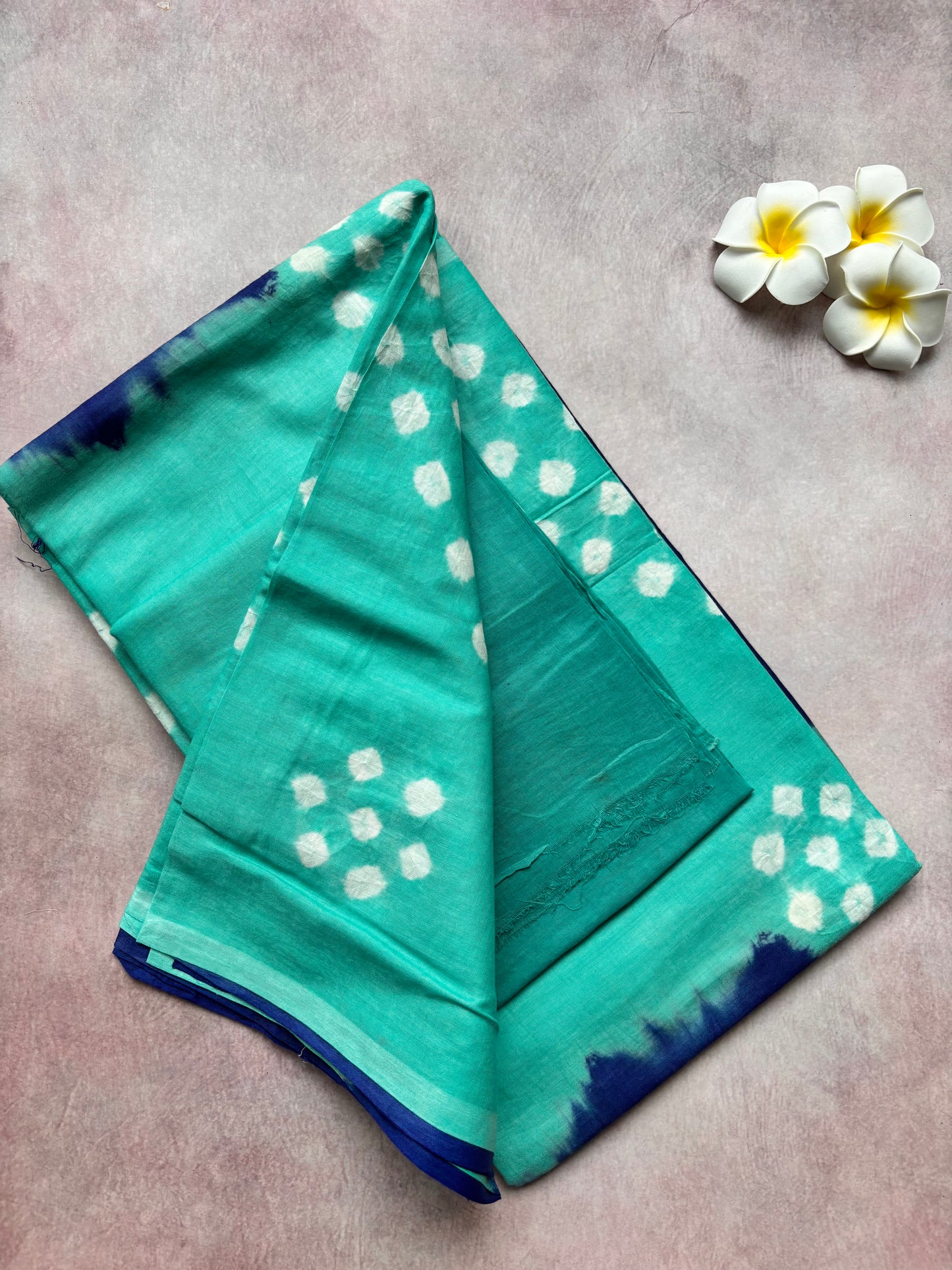 Hand-Knotted Bhandhini Cotton Saree – Teal Blue with Royal Blue (Borderless, With Blouse)