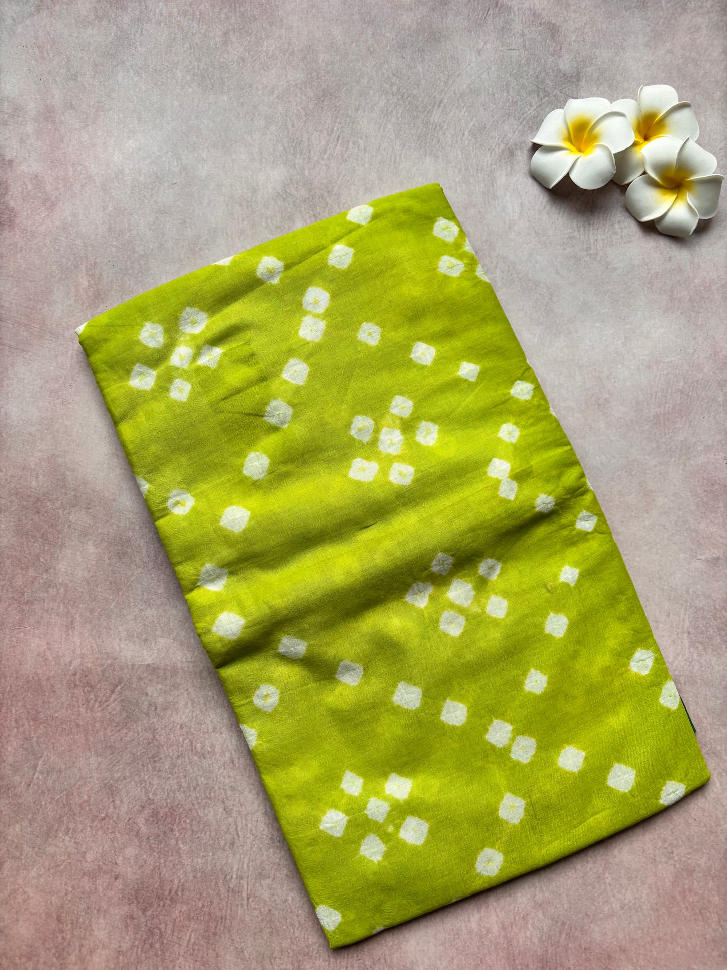 Hand-Knotted Bhandhini Sungudi Cotton Saree – Parrot Green with Dark Green Border (With Blouse)