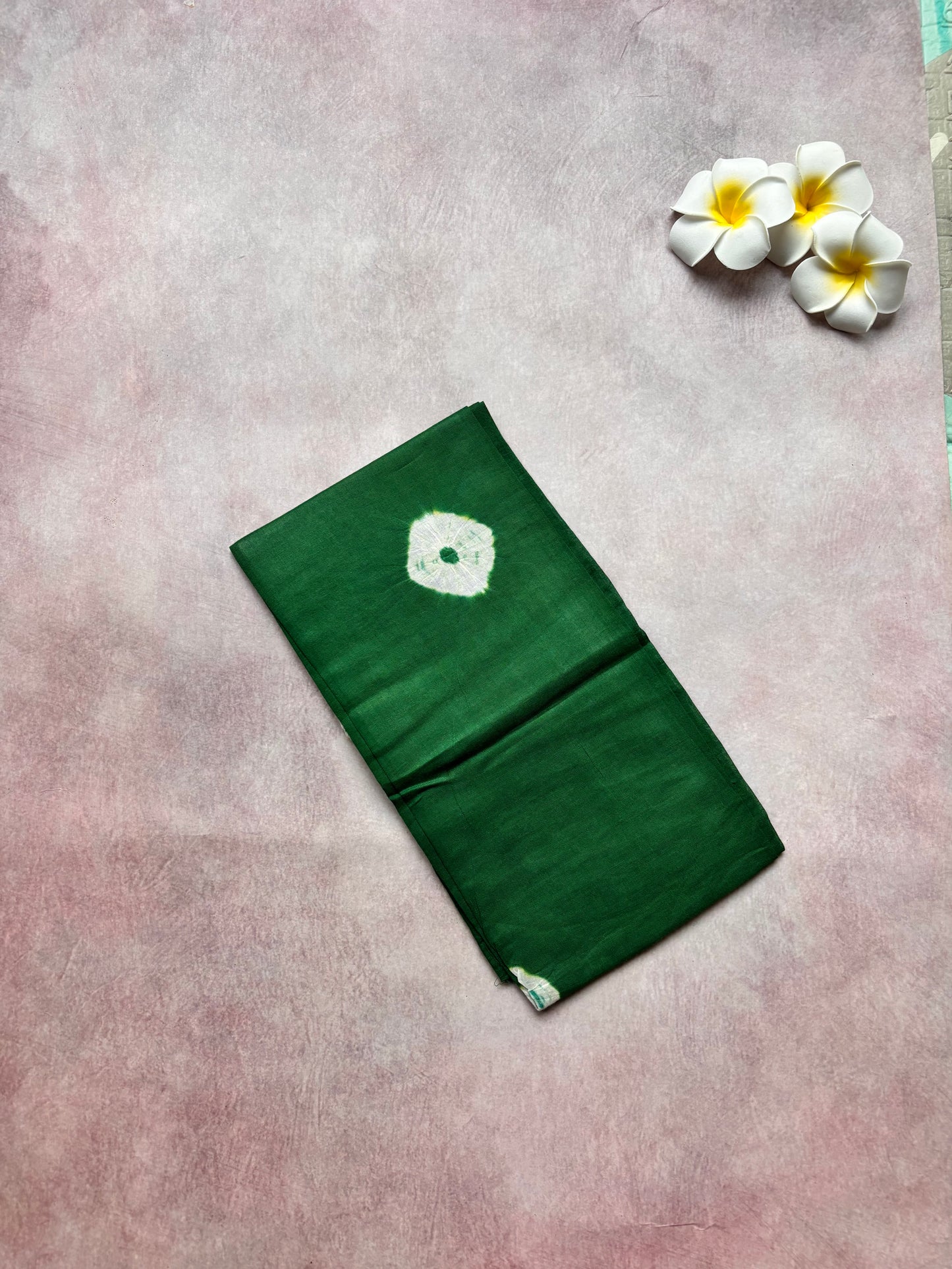 Hand-Knotted Bhandhini Sungudi Cotton Saree – Parrot Green with Dark Green Border (With Blouse)