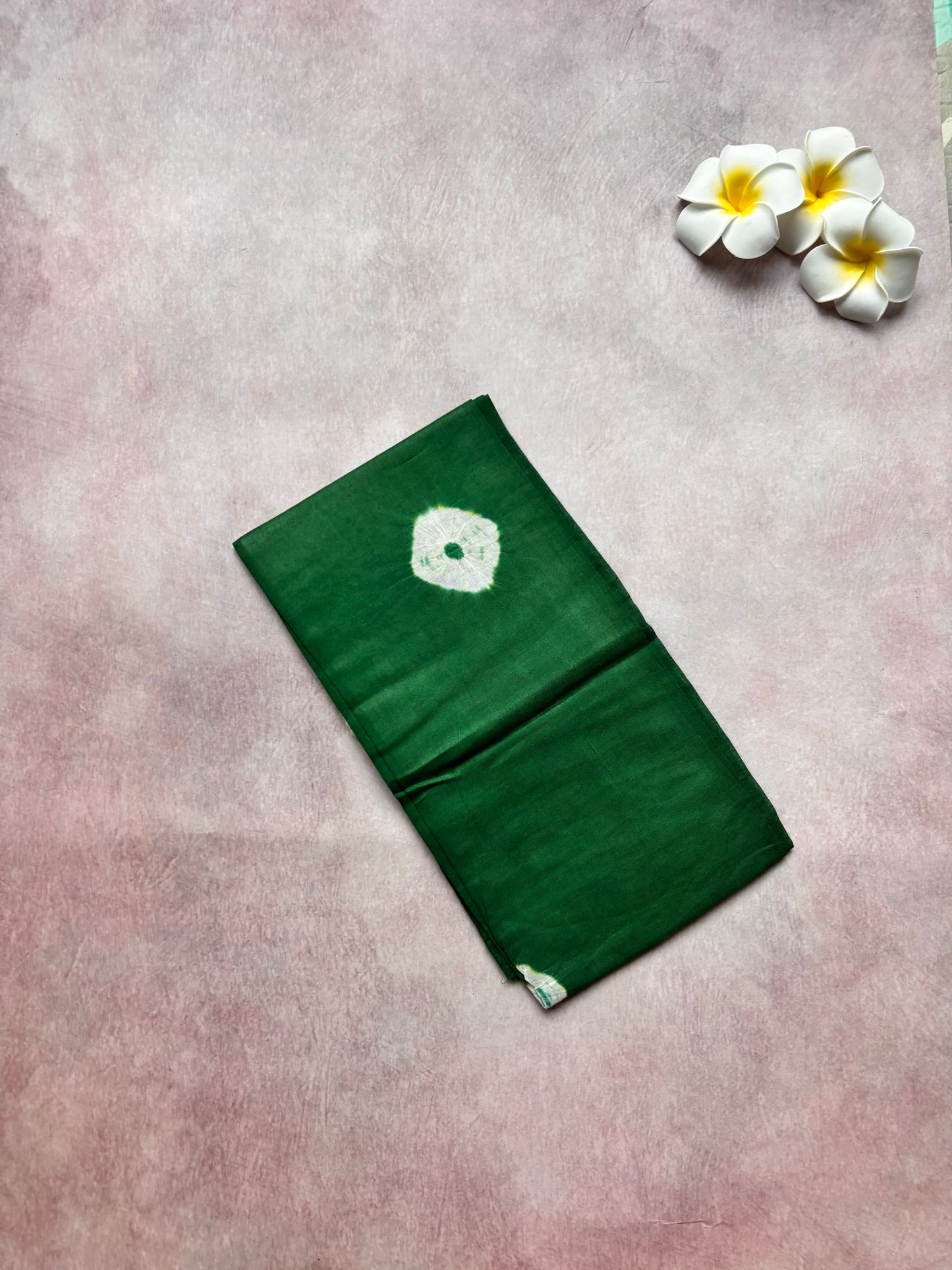 Hand-Knotted Bhandhini Sungudi Cotton Saree – Parrot Green with Dark Green Border (With Blouse)