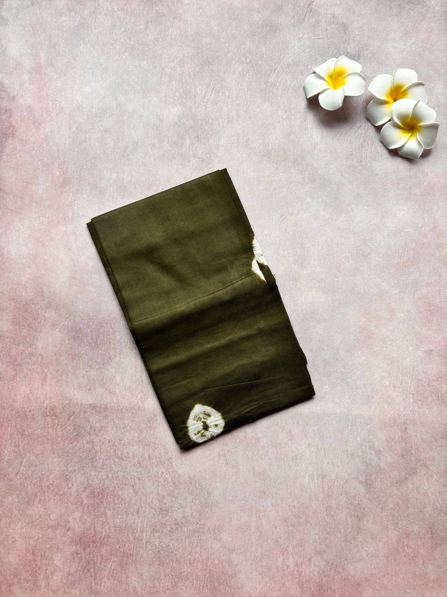 Hand-Knotted Sungudi & Bandhini Cotton Saree – Olive Green with Moss Green Border (With Blouse)