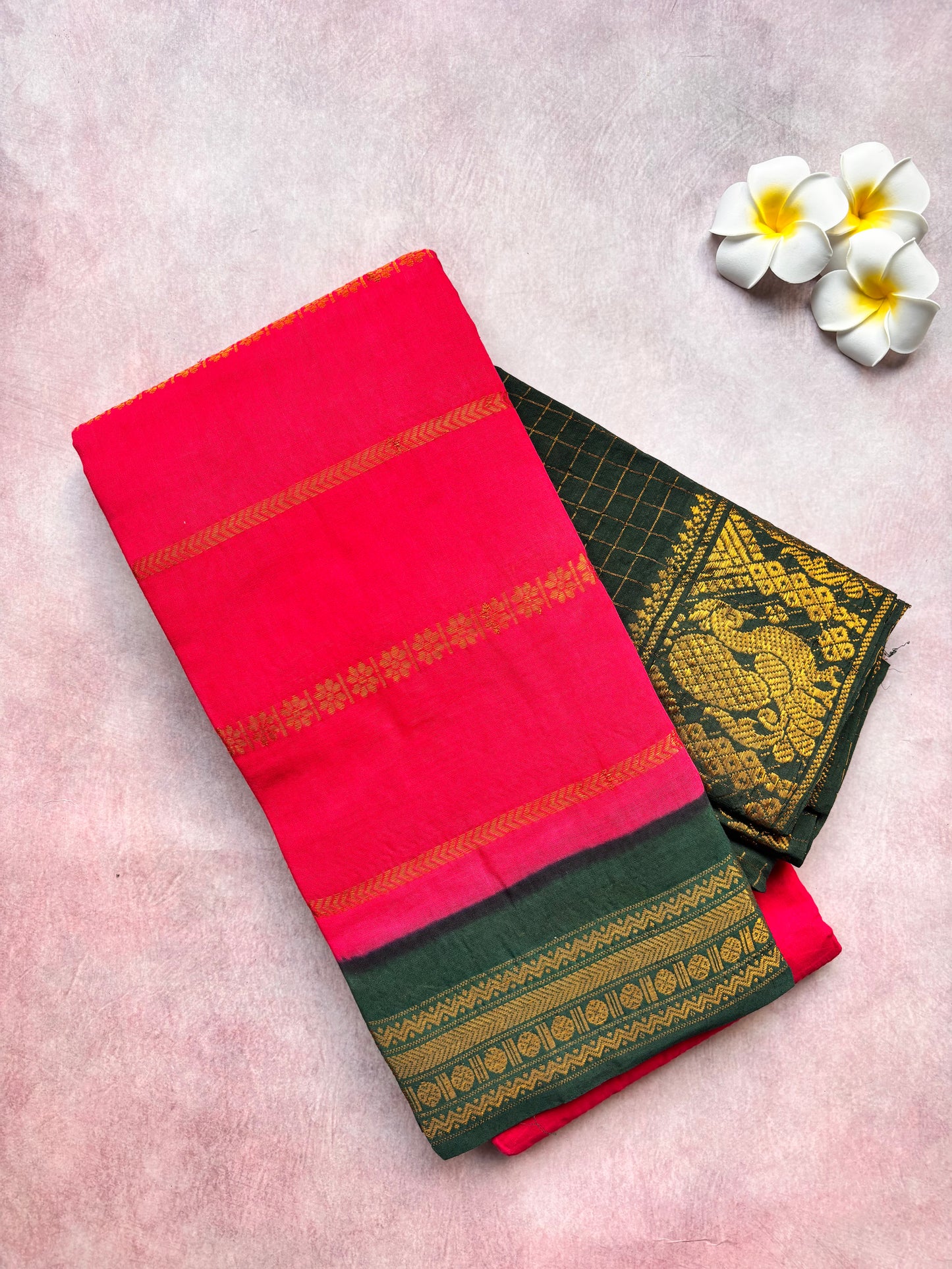 Rani Pink Velthari Sungudi Cotton Saree with Green Rudraksha Border with blouse