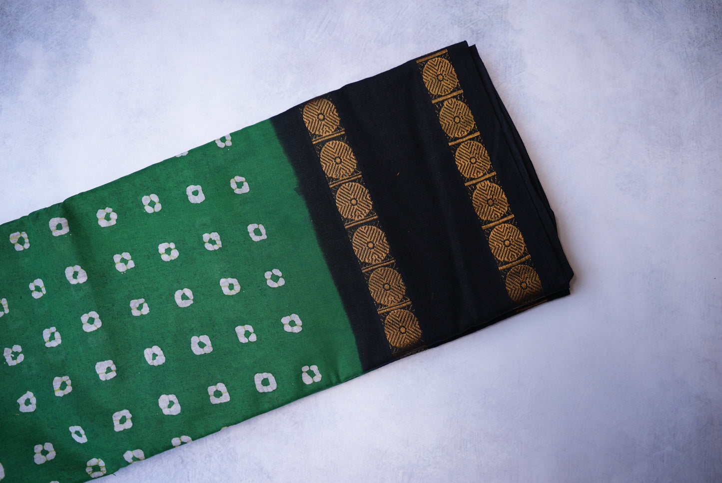 Traditional Wax Round Sungudi Cotton Saree with green and Black Rudraksham Border