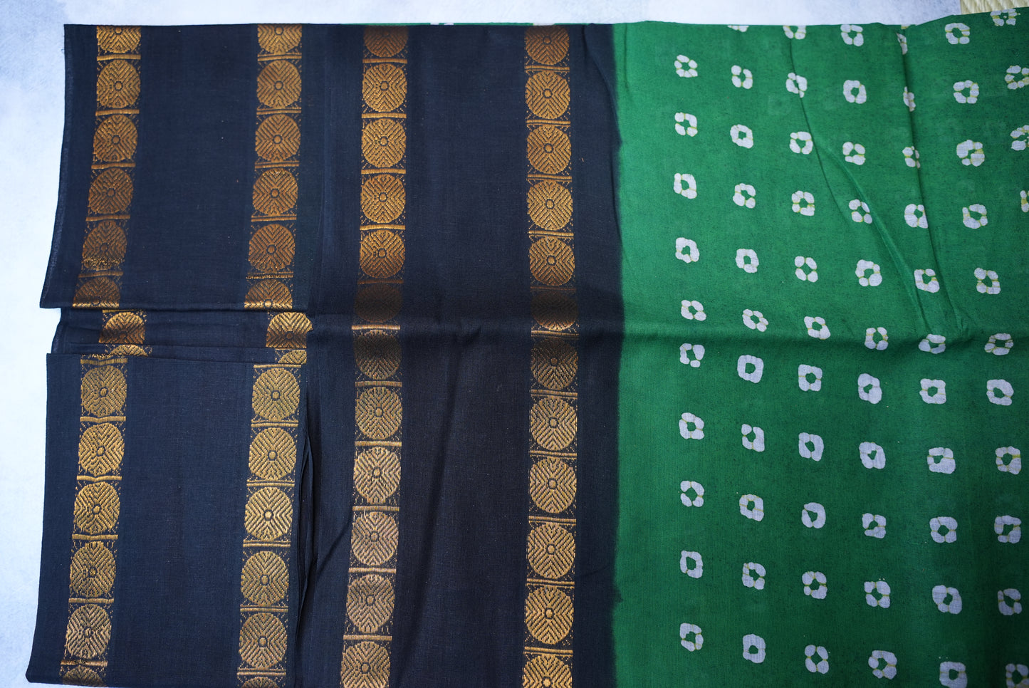 Traditional Wax Round Sungudi Cotton Saree with green and Black Rudraksham Border