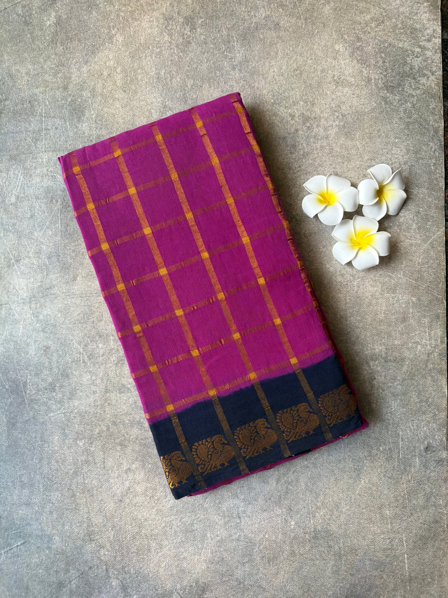 Kattam Sungudi Cotton Saree Pinkish-Purple with Navy Blue Border | TLL681