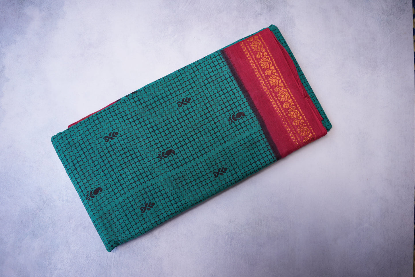 Fancy Checkered Traditional Sungudi Saree in Rama Green (Without Blouse)