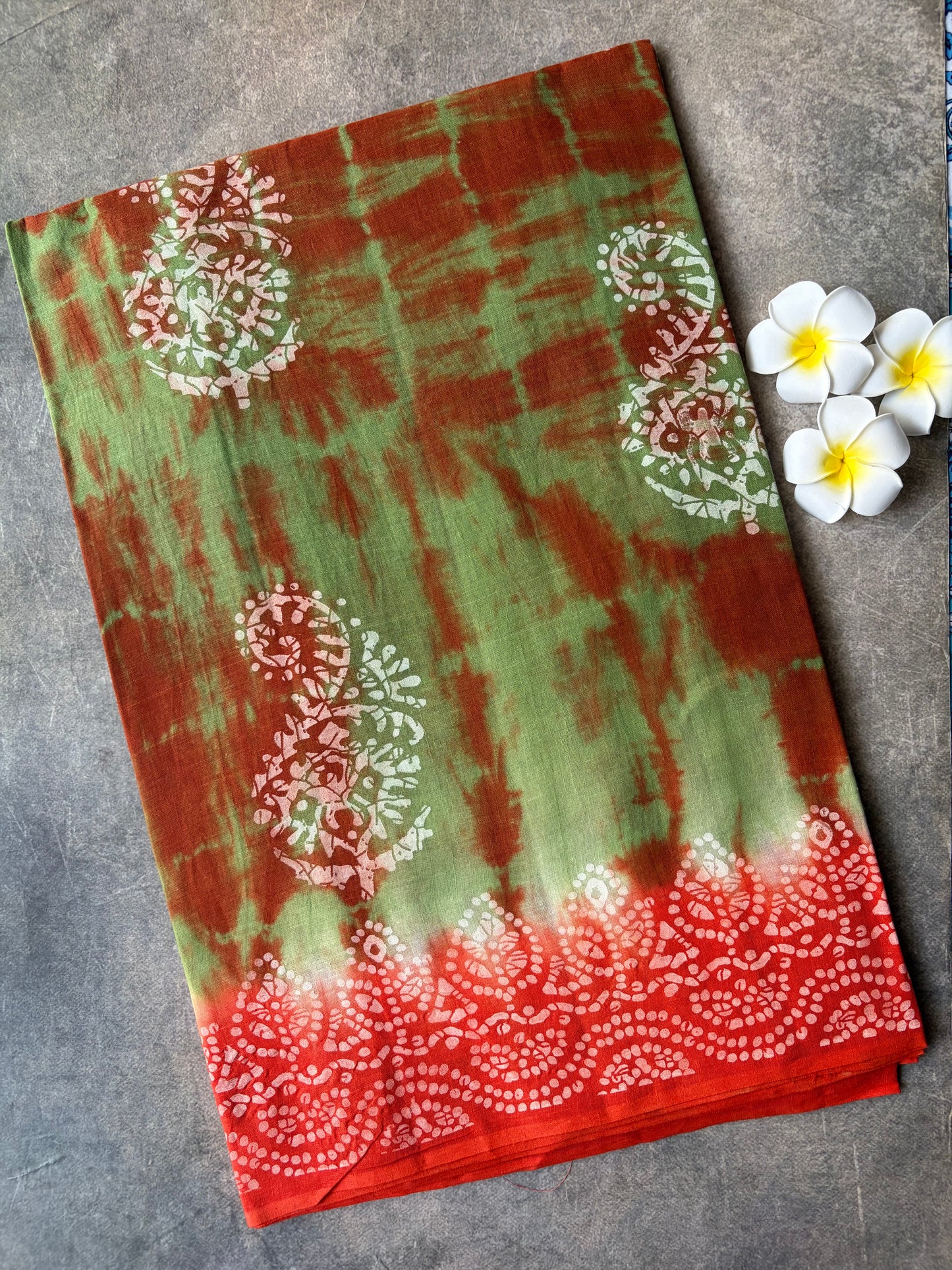 Red and Green tie-dye Shibori Cotton Saree | TLL573
