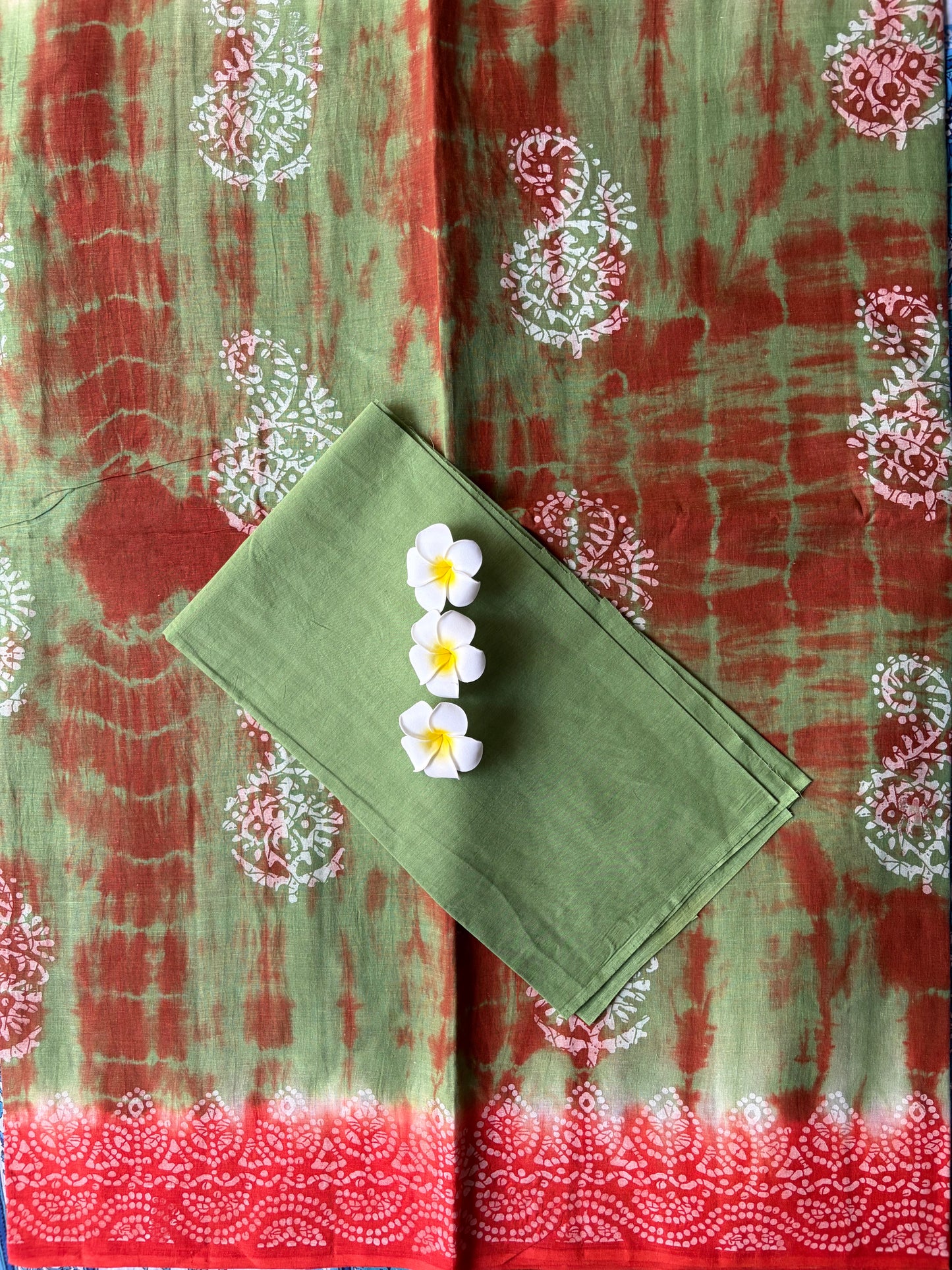 Red and Green tie-dye Shibori Cotton Saree | TLL573