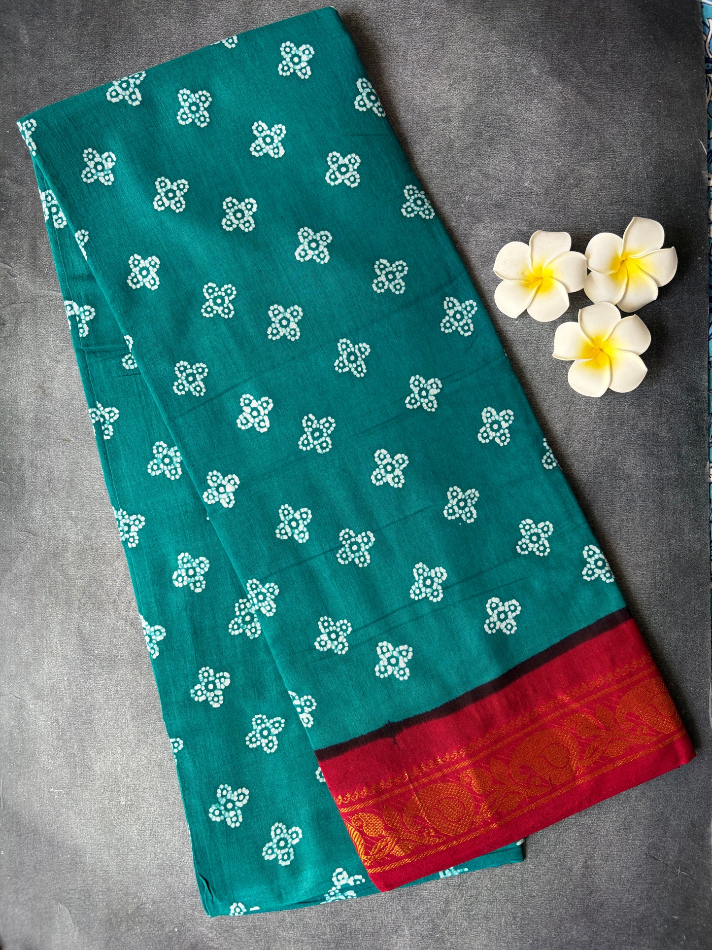 Authentic Soft Sungudi Cotton Saree - Teal Batik  green with Rich Red flower Border - Authentic Soft Sungudi Cotton Saree | TLL090