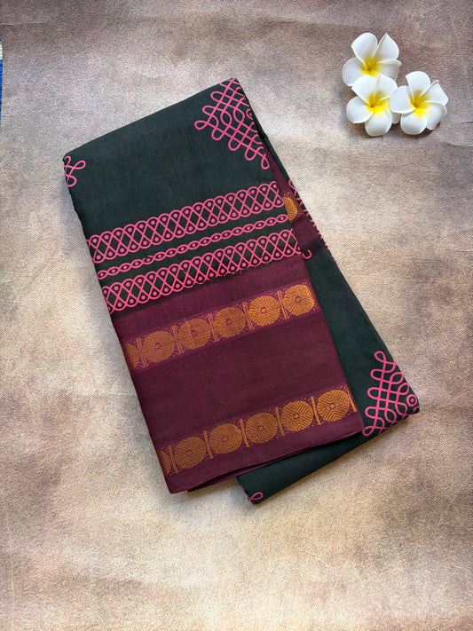Kolam sungudi | Karum Pachai with Maroon Border