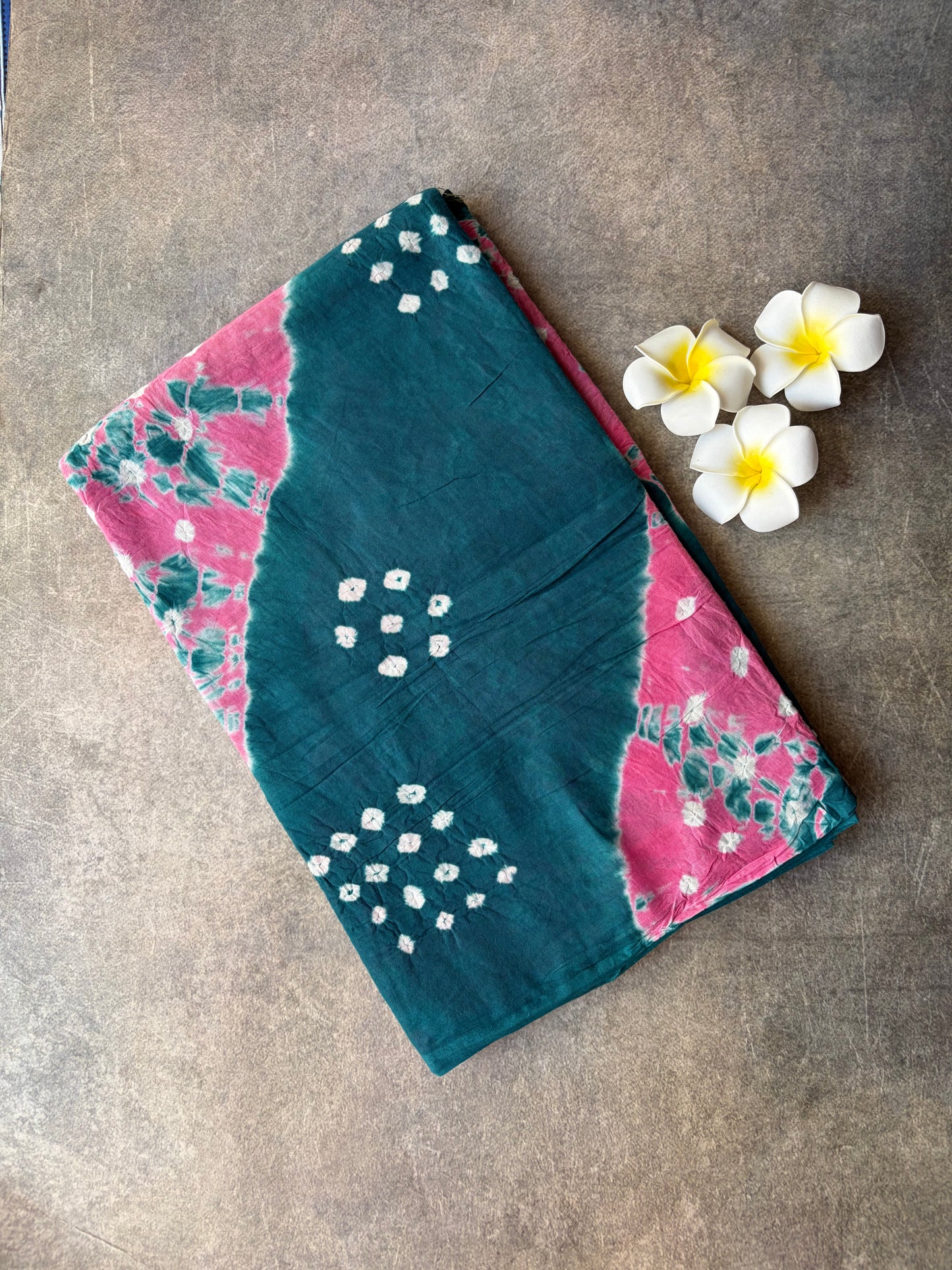 Bhandhini Cotton Saree Green with Pink colour Hand-Knotted | TLL197