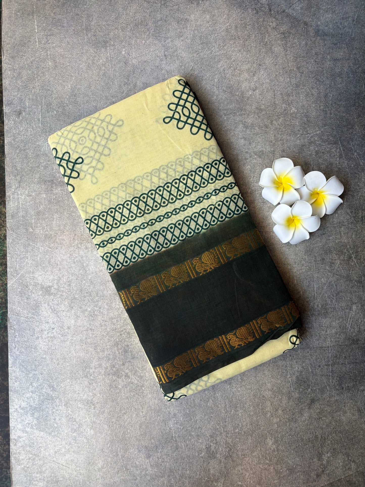 Kolam Printed Sungudi Cotton Saree Half-White | TLL392
