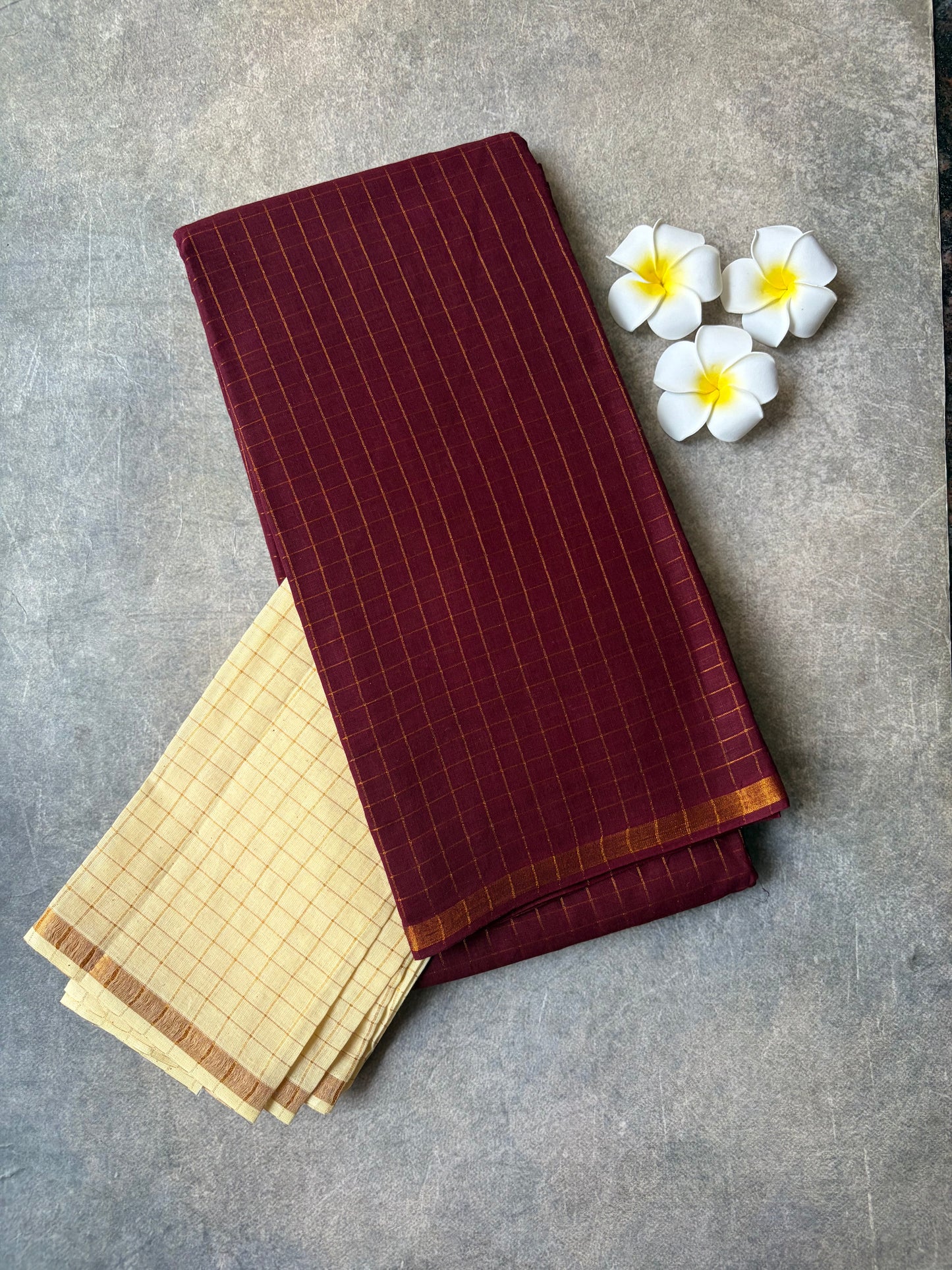 Golden Checked Maroon Sungudi Saree Simple Border | TLL684