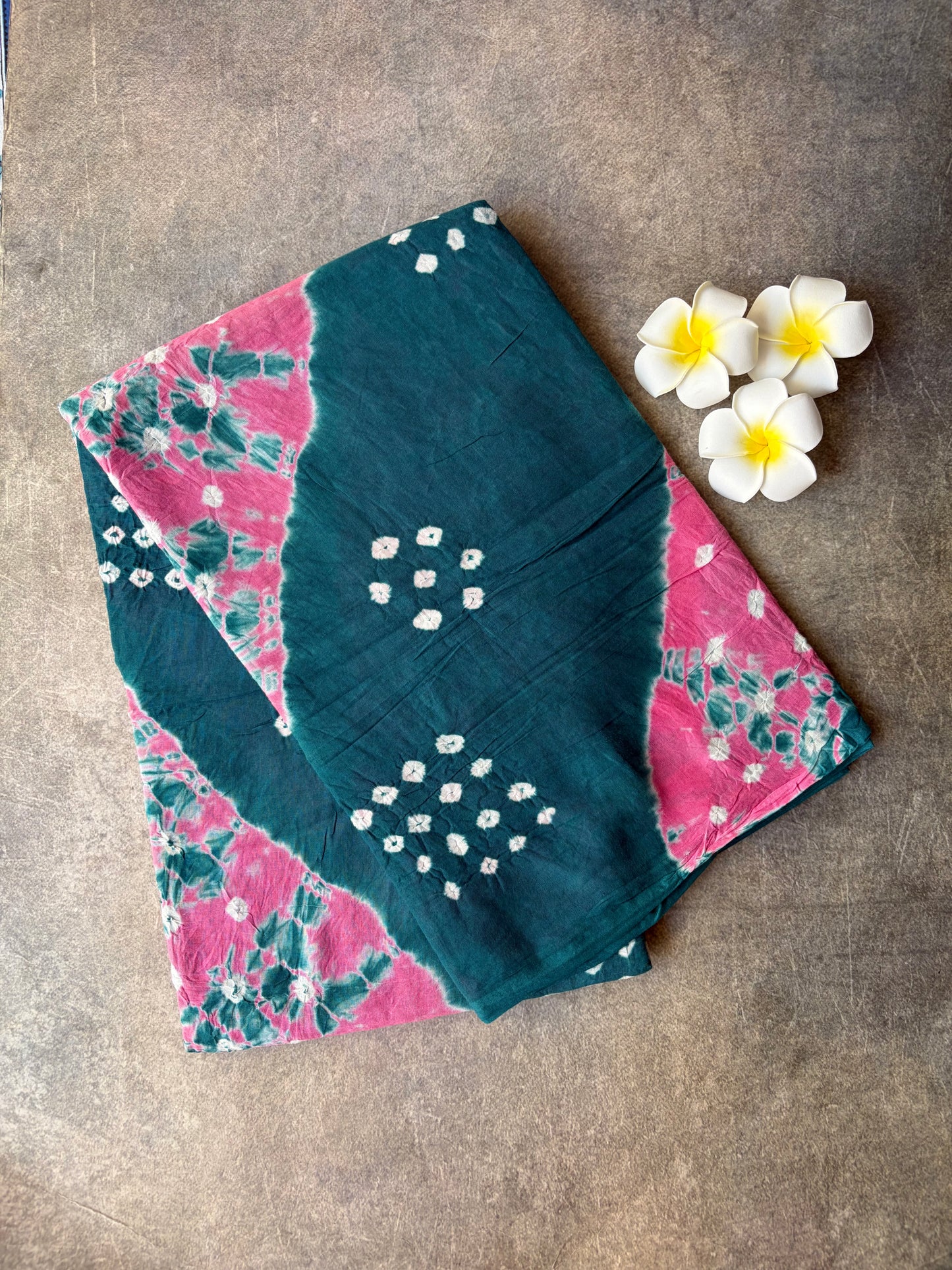 Bhandhini Cotton Saree Green with Pink colour Hand-Knotted | TLL197