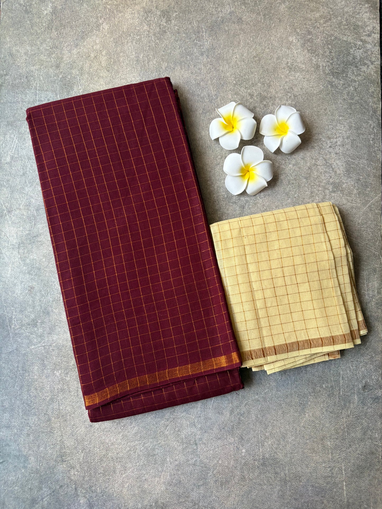 Golden Checked Maroon Sungudi Saree Simple Border | TLL684