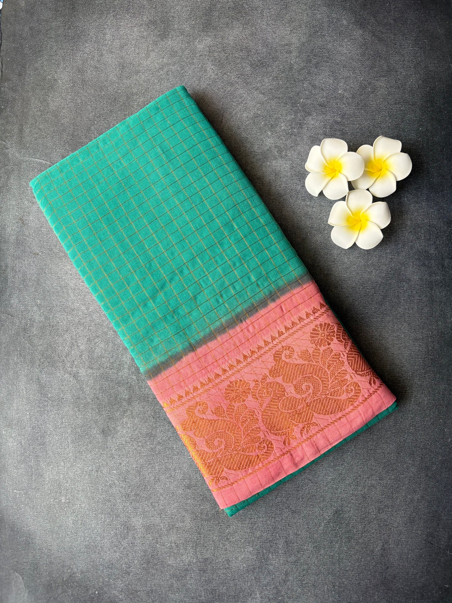 Checkeed Annam Design Sungudi Sarees