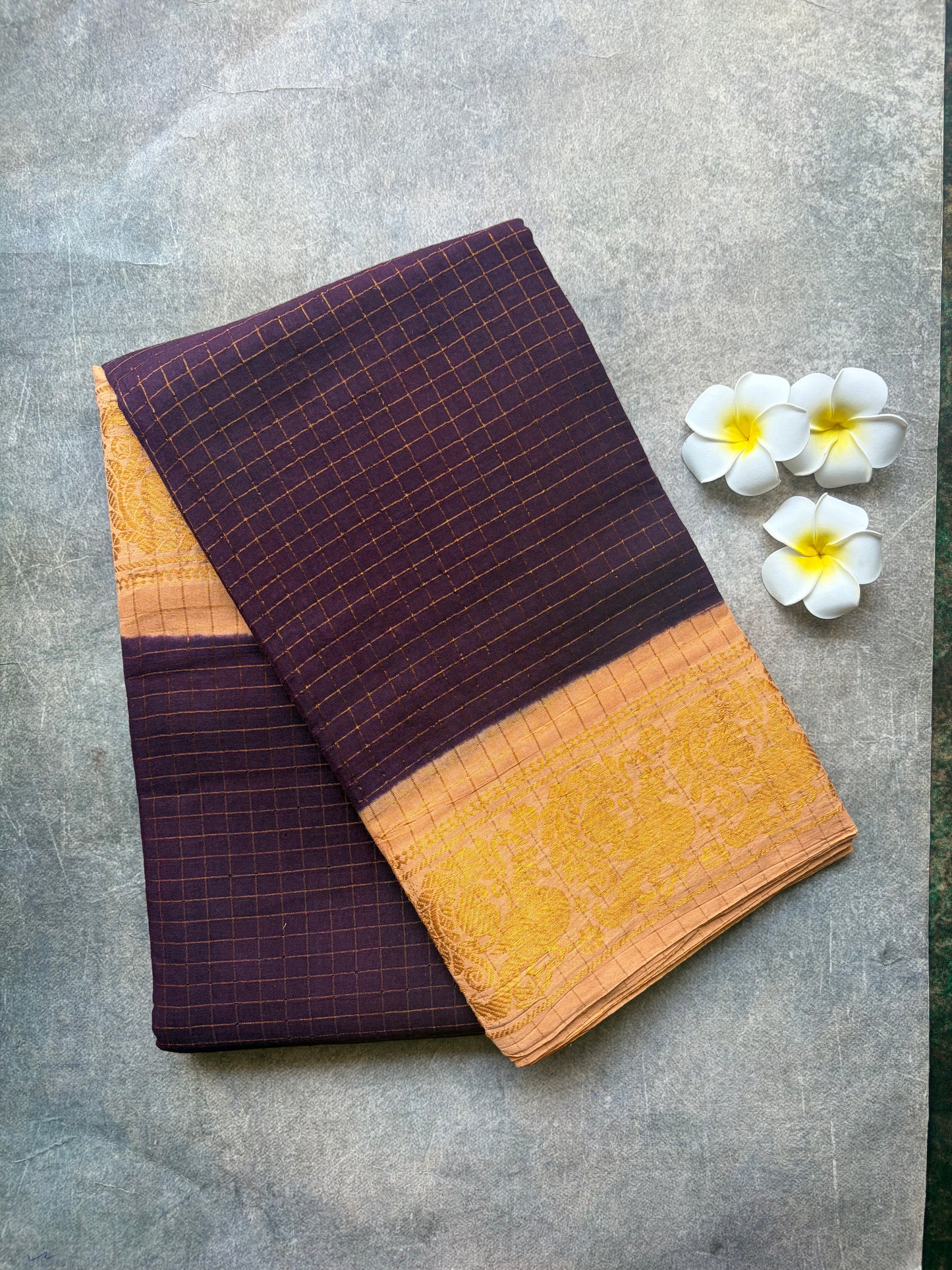 Golden Checked Sungudi Cotton Saree Dark Maroon | TLL373