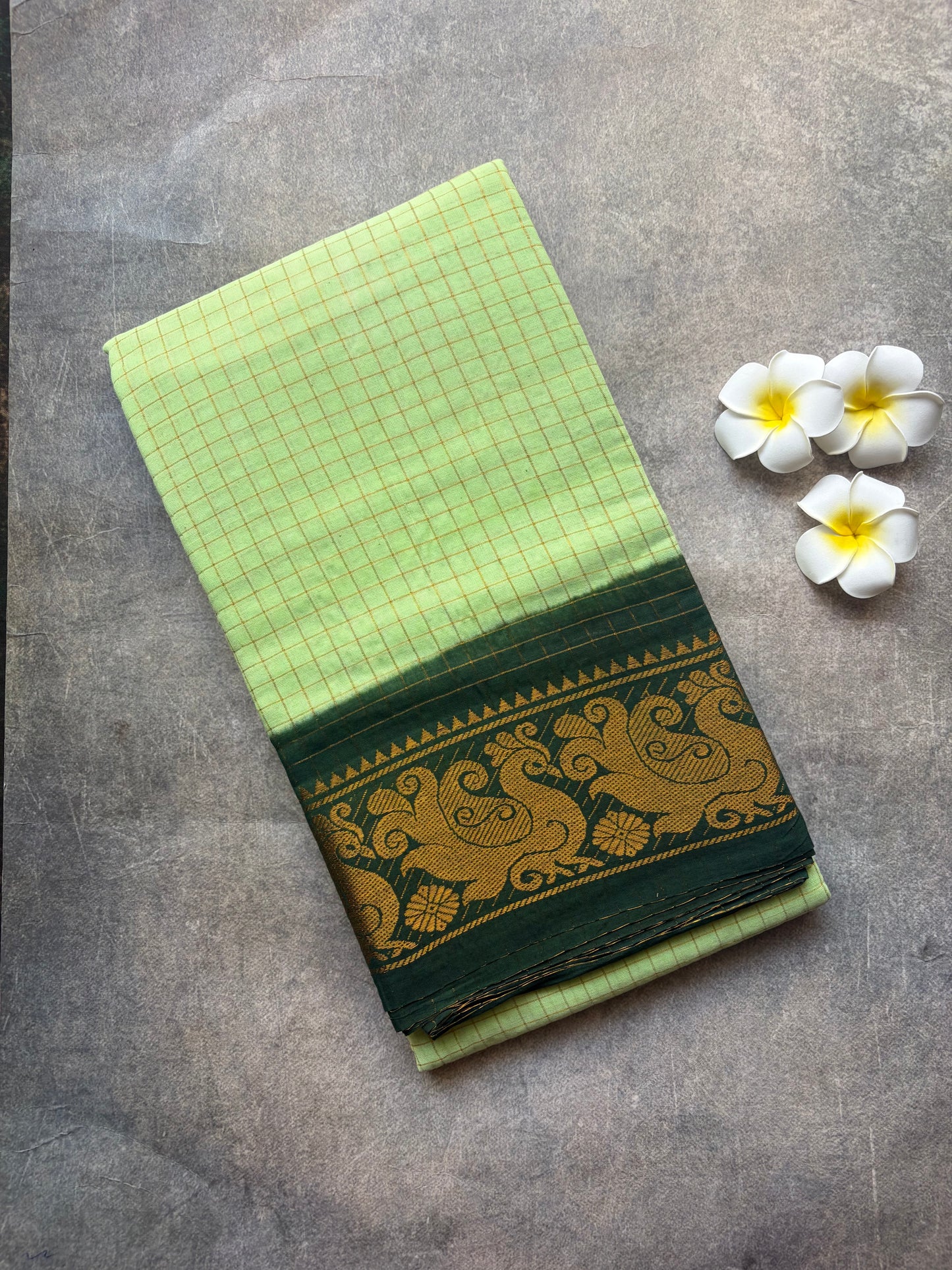Golden Checked Sungudi Cotton Saree Light Green | TLL372