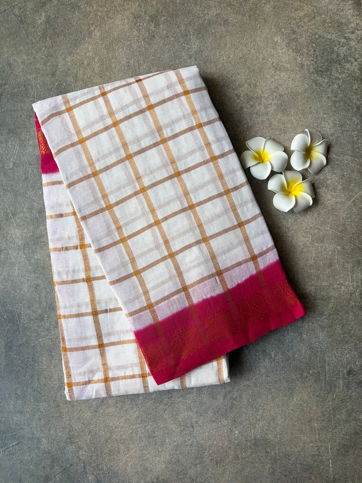 Kattam Sungudi Cotton Saree White With Pink Border | TLL679