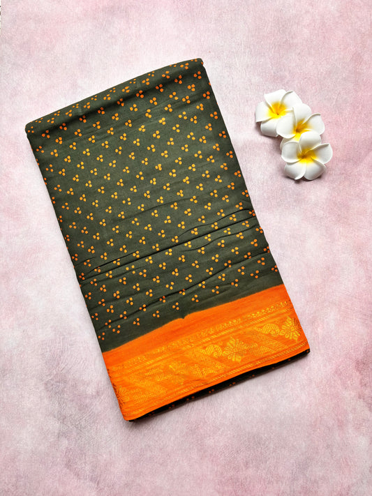 Authentic Soft Sungudi Cotton Saree – 3 Pulli (Meghandhi Green Body with Orange Border)