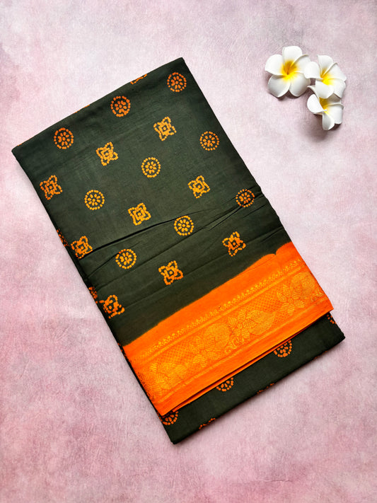 Authentic Soft Sungudi Cotton Saree – Mehandi Green with Orange Border & Orange Motifs
