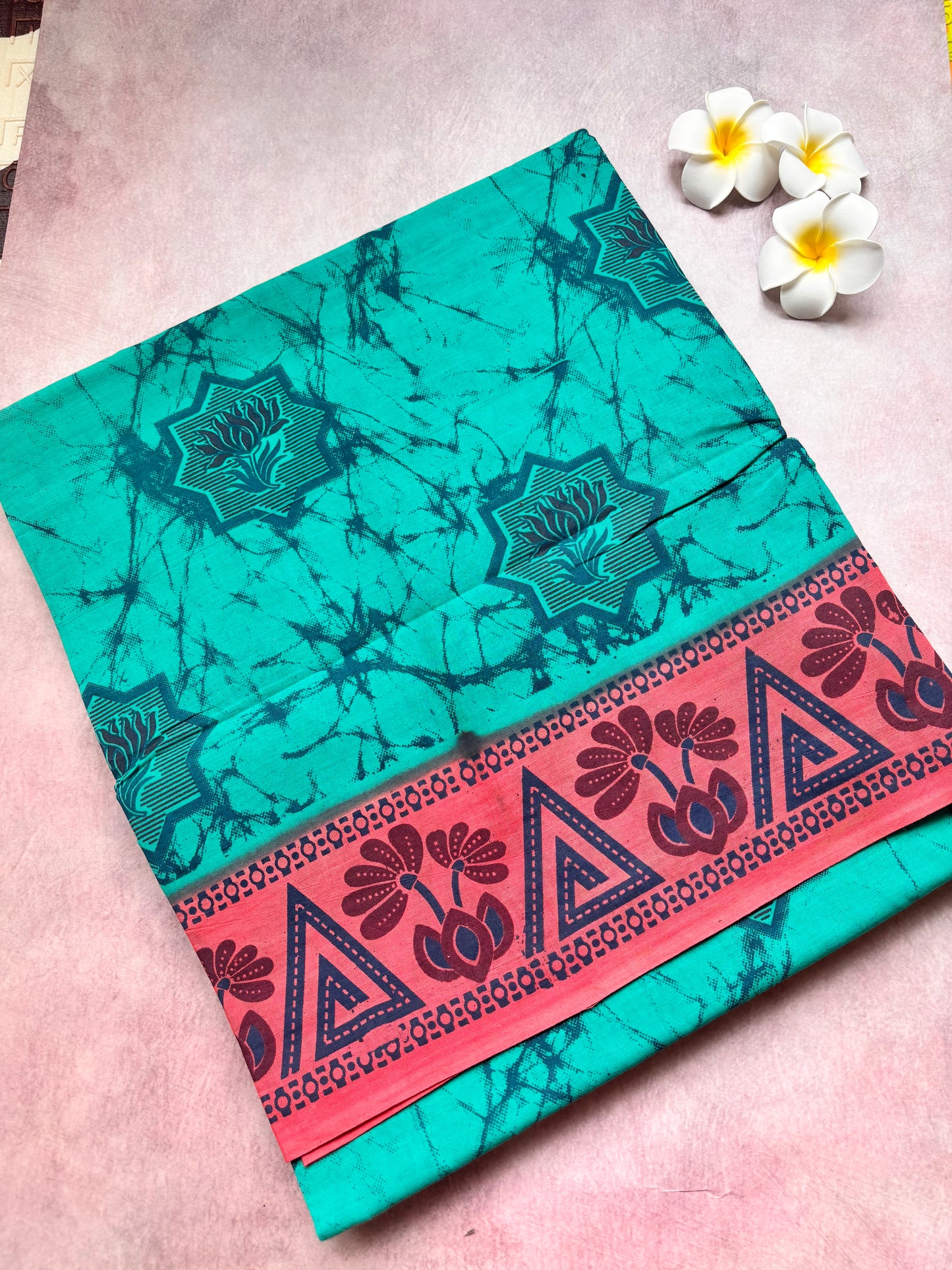 Handcrafted Madurai Sungudi Saree in Seafoam Teal – Elegant Formal Workwear with Attached Blouse