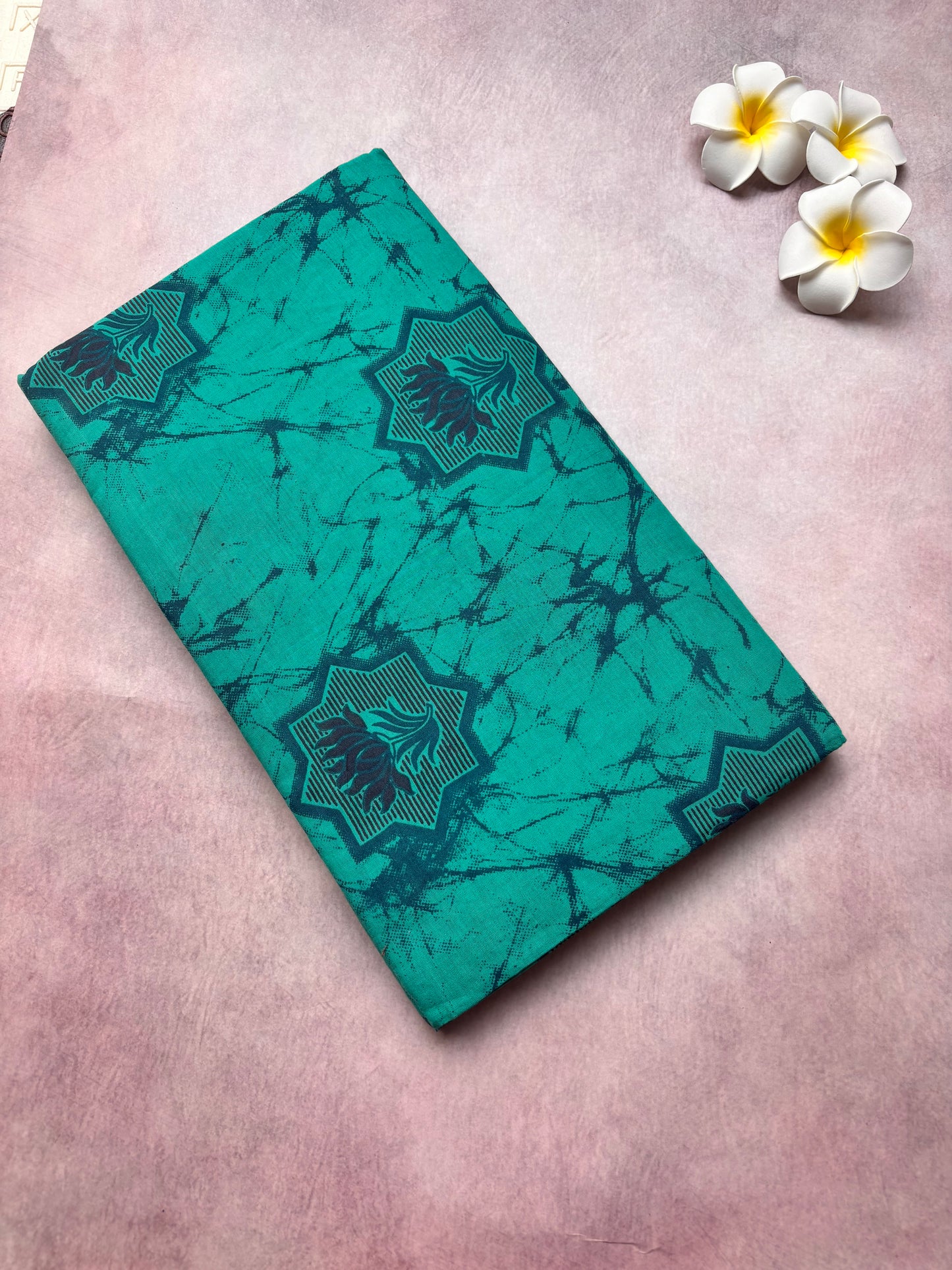 Handcrafted Madurai Sungudi Saree in Seafoam Teal – Elegant Formal Workwear with Attached Blouse