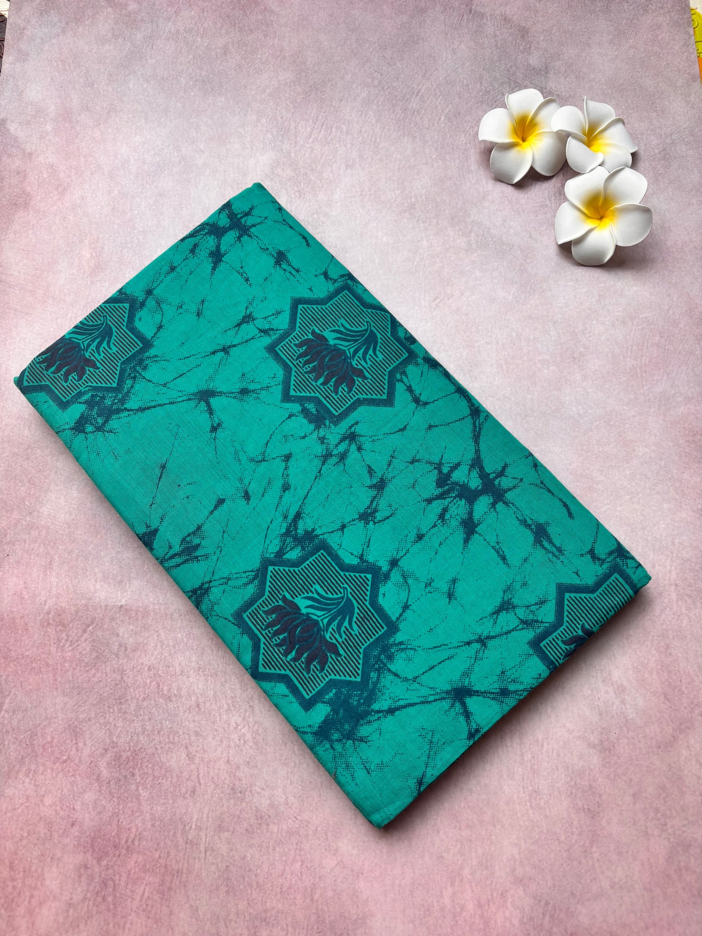 Handcrafted Madurai Sungudi Saree in Seafoam Teal – Elegant Formal Workwear with Attached Blouse