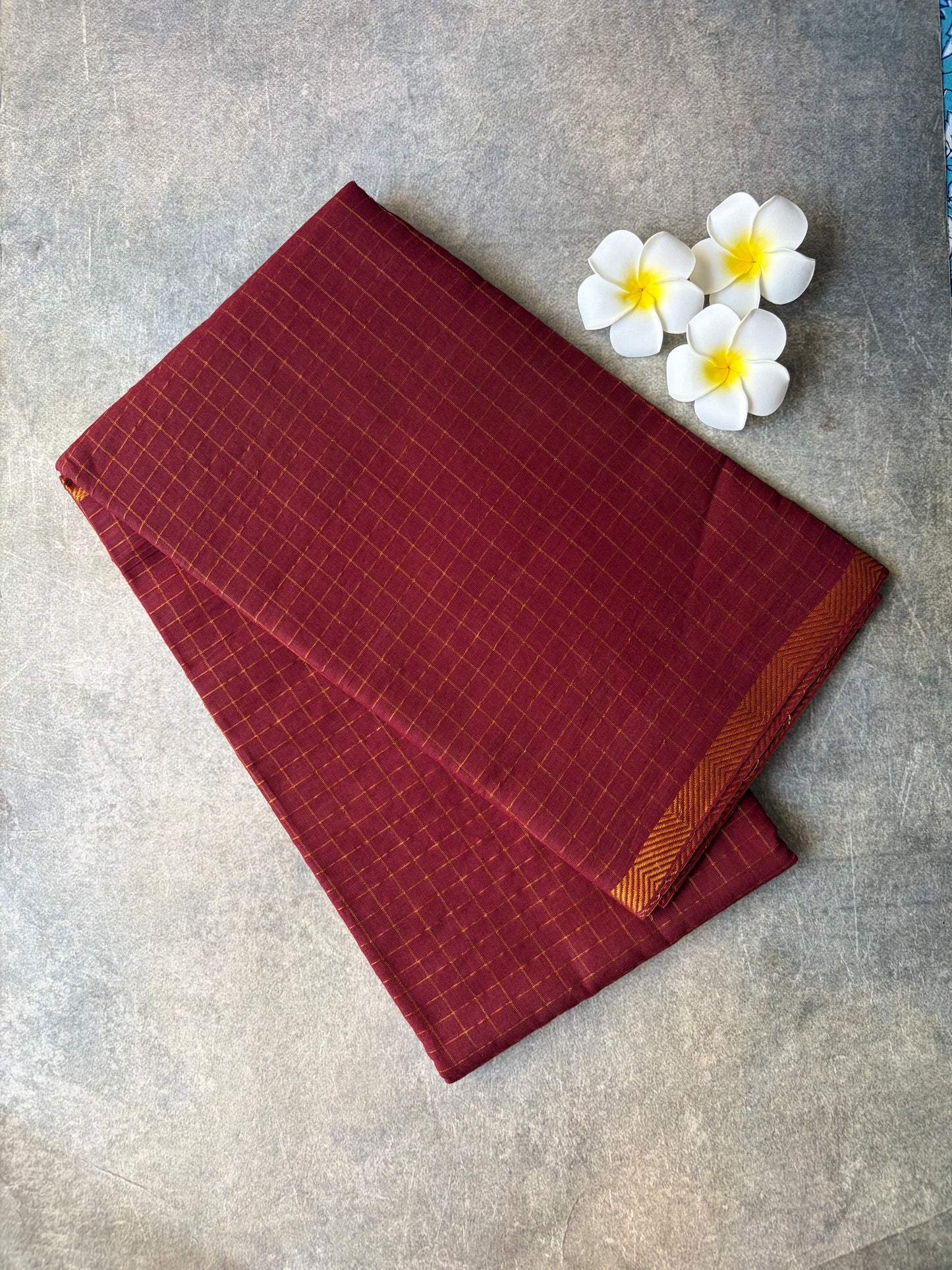 checked Sungusdi Saree Maroon 