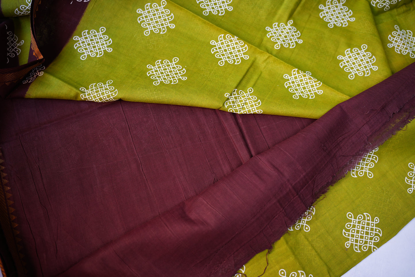 Kolam Printed Sungudi Saree – Mehendi Green with Brown Border (With Blouse)