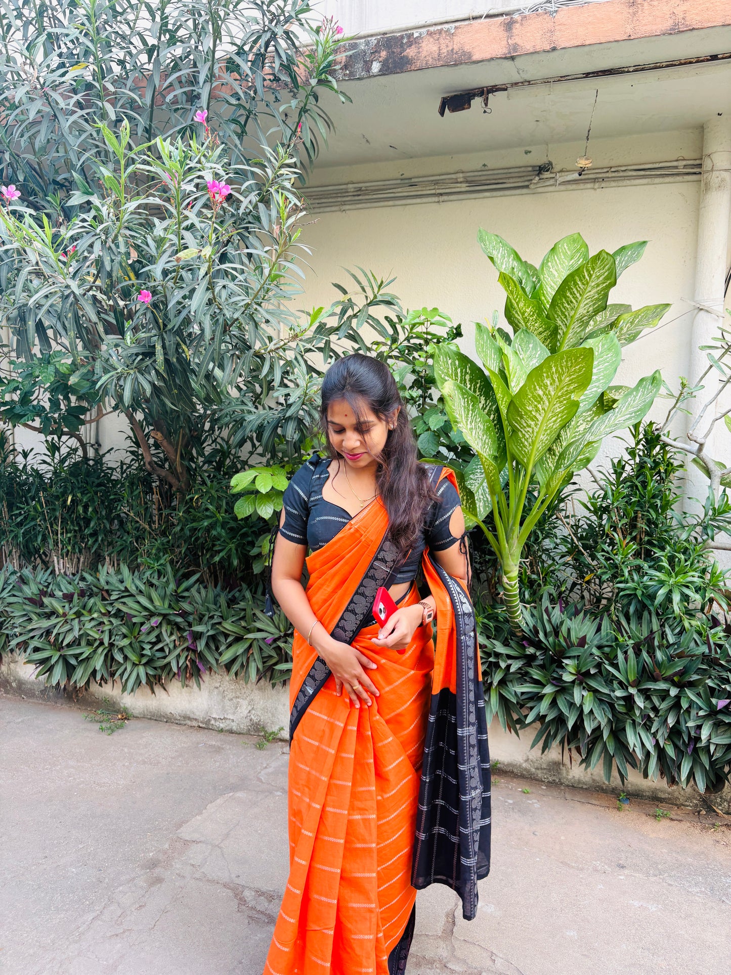 Silver Velthari Sugudi | Orange with black border