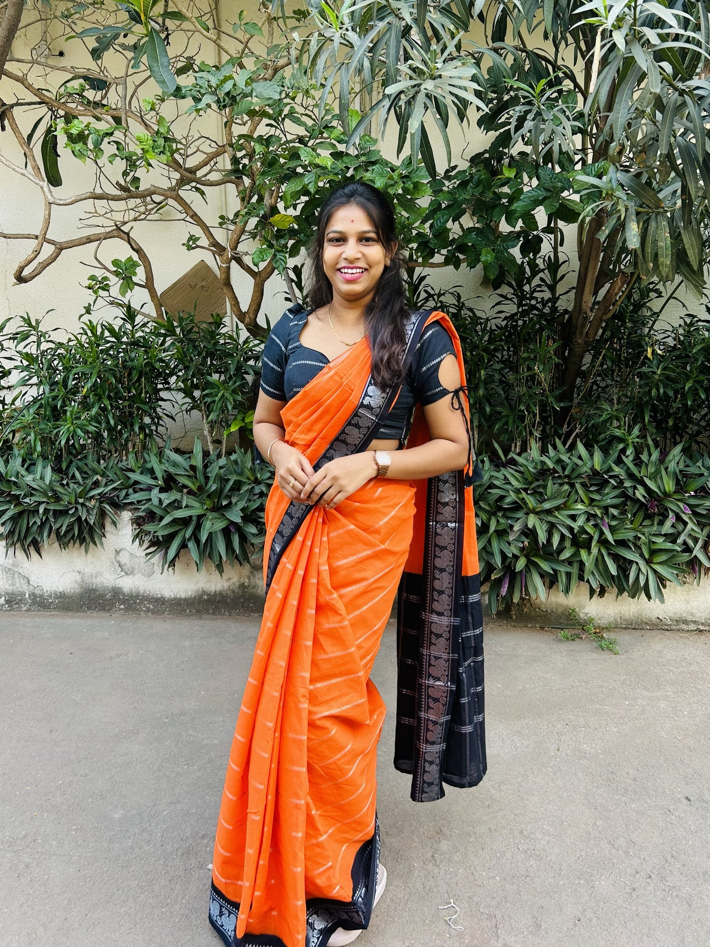 Silver Velthari Sugudi | Orange with black border